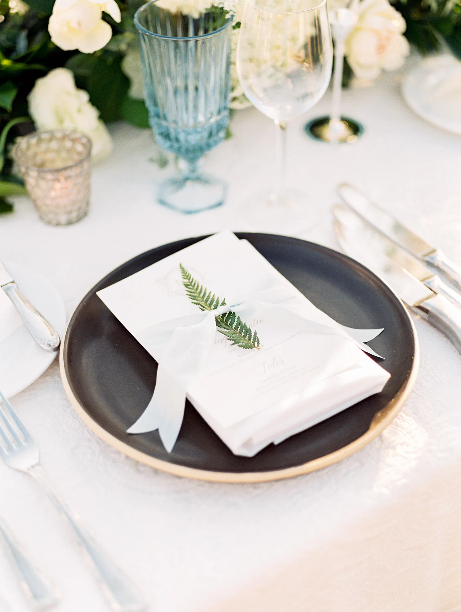 Fern napkin treatment for elegant place setting | Del Mar Country Club | Compass Floral | Wedding Florist in San Diego and Southern California | Cavin Elizabeth Photography
