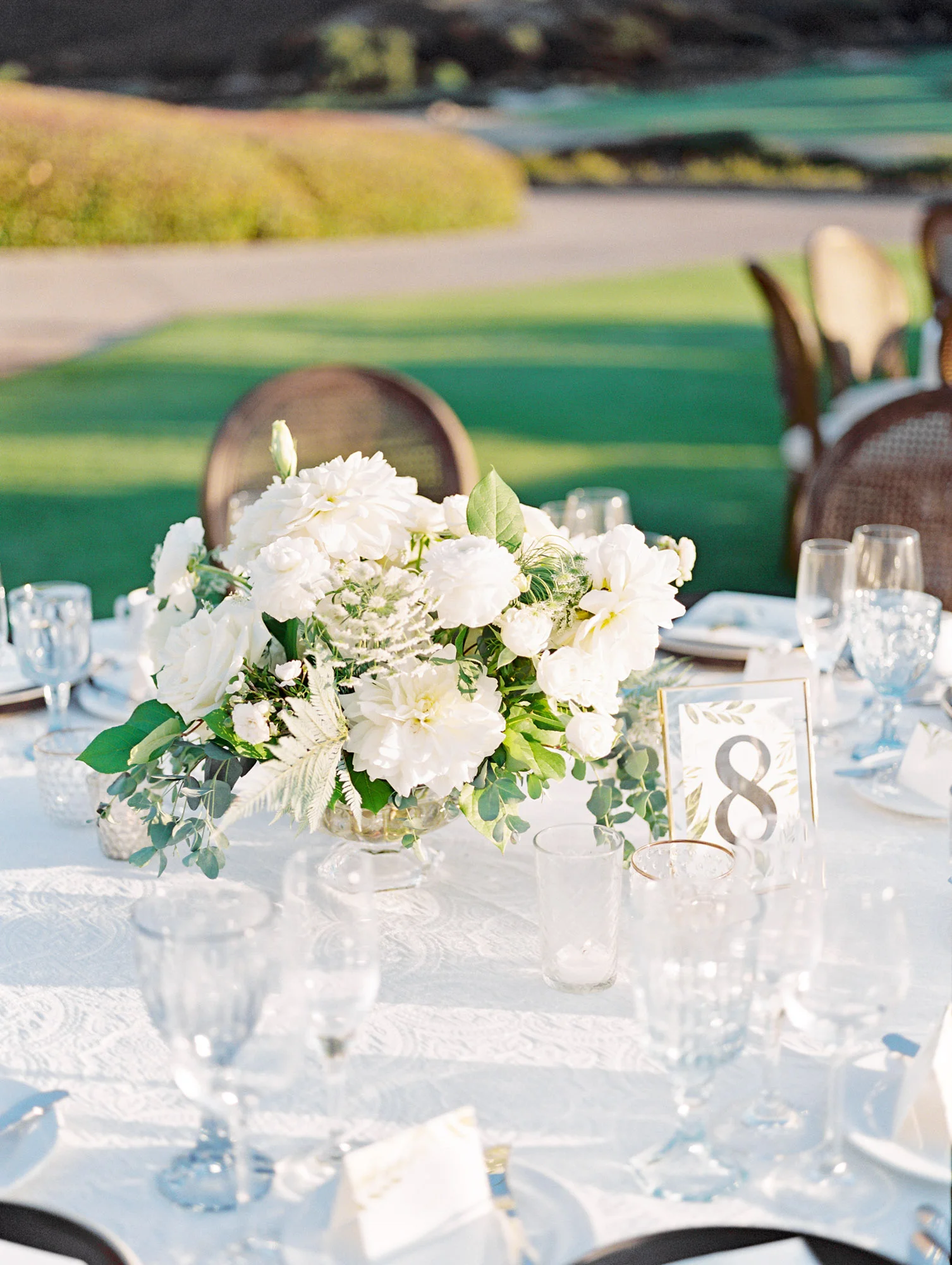 Classic white wedding centerpiece | Del Mar Country Club | Compass Floral | Wedding Florist in San Diego and Southern California | Cavin Elizabeth Photography