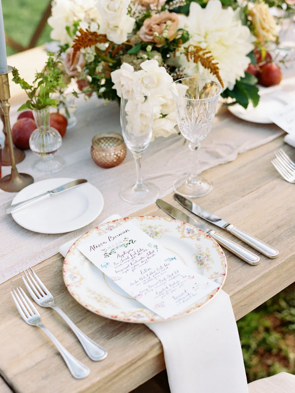Garden romantic wedding centerpiece | Ojai Valley Inn | Compass Floral | Wedding Florist in San Diego and Southern California | Ryan Ray Photography