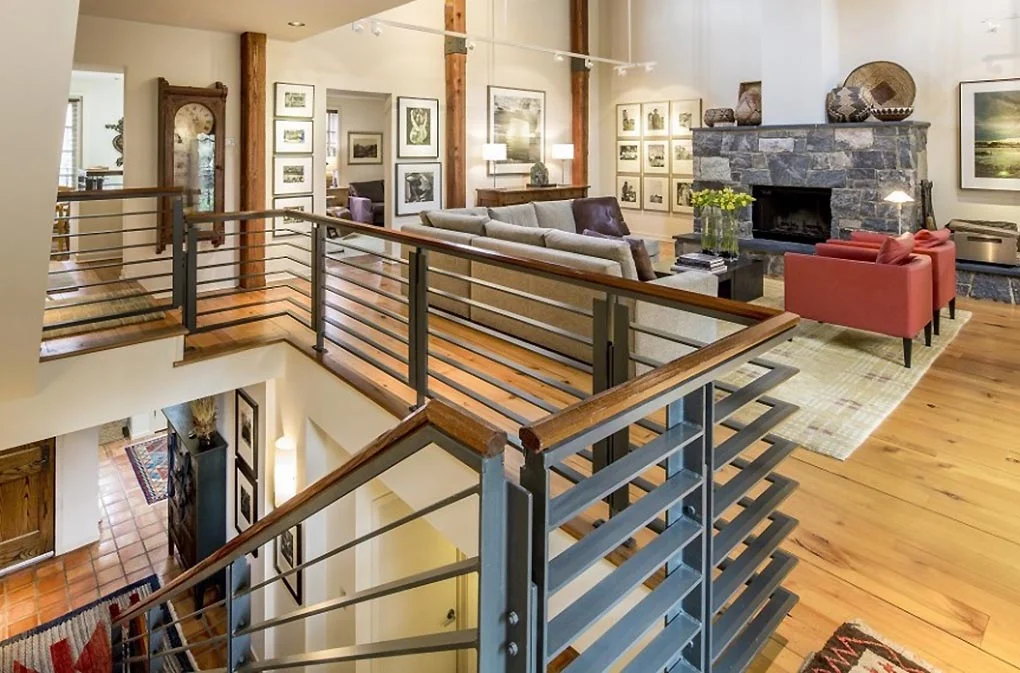 Stairs2.jpg