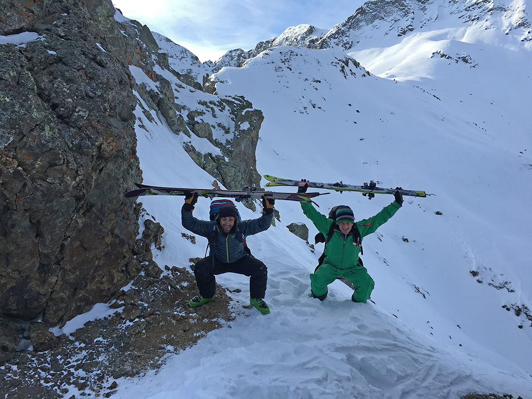 Josh and SVen both have some work to do on their OH Squats. Looks like they found a way to make it fun. Thanks for the photo boys!