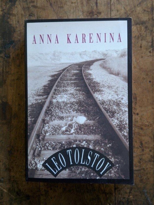 Anna Karenina - Leo Tolstoy
