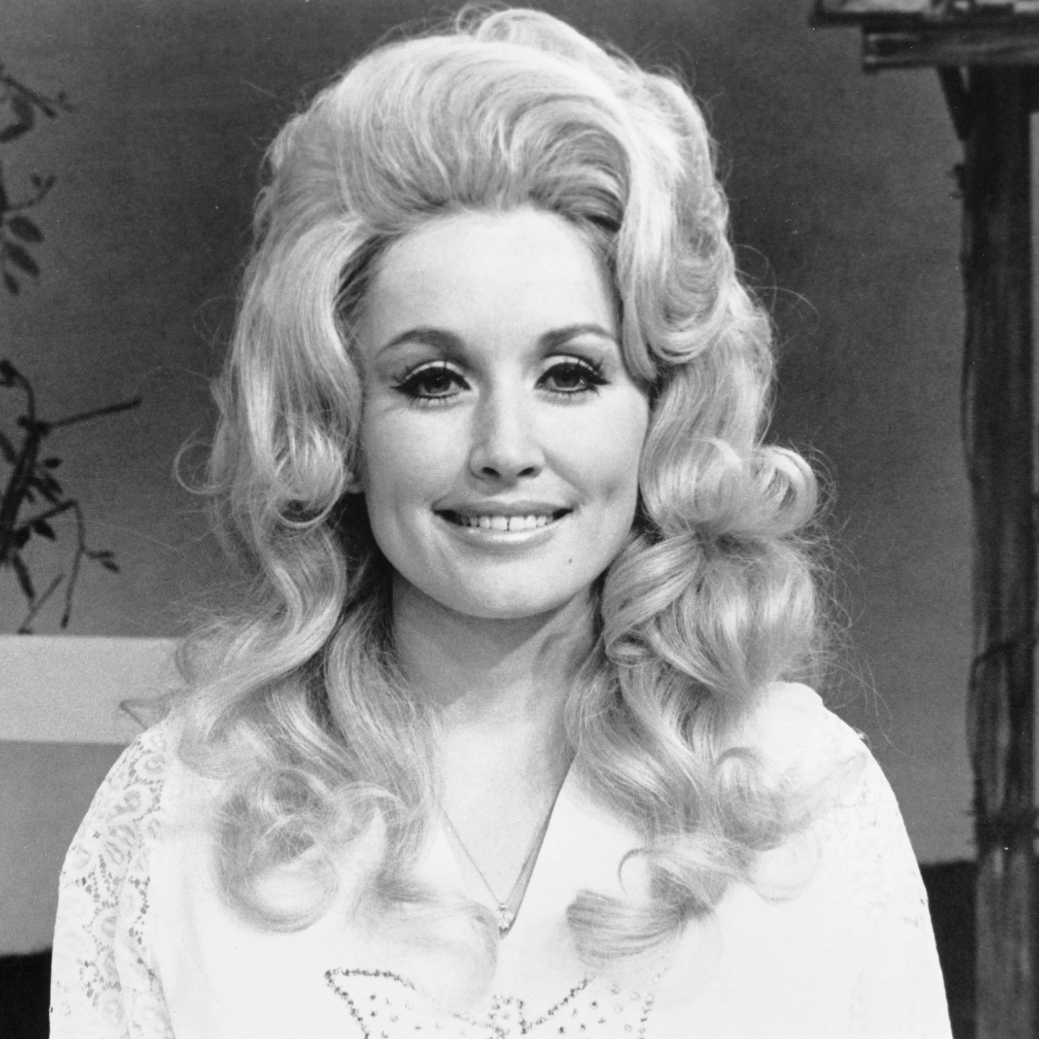 Young-Dolly-Parton-Pictures.jpg
