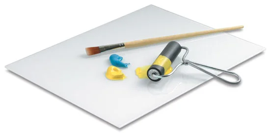 AMAGO PARAGONA GLASS ARTIST PALETTE This is a pricier option, but works well if you plan on making large pieces that require a wide brayer. Really, any large piece of glass will work, but the edges of these artist palettes have been treated to prevent cut fingers.