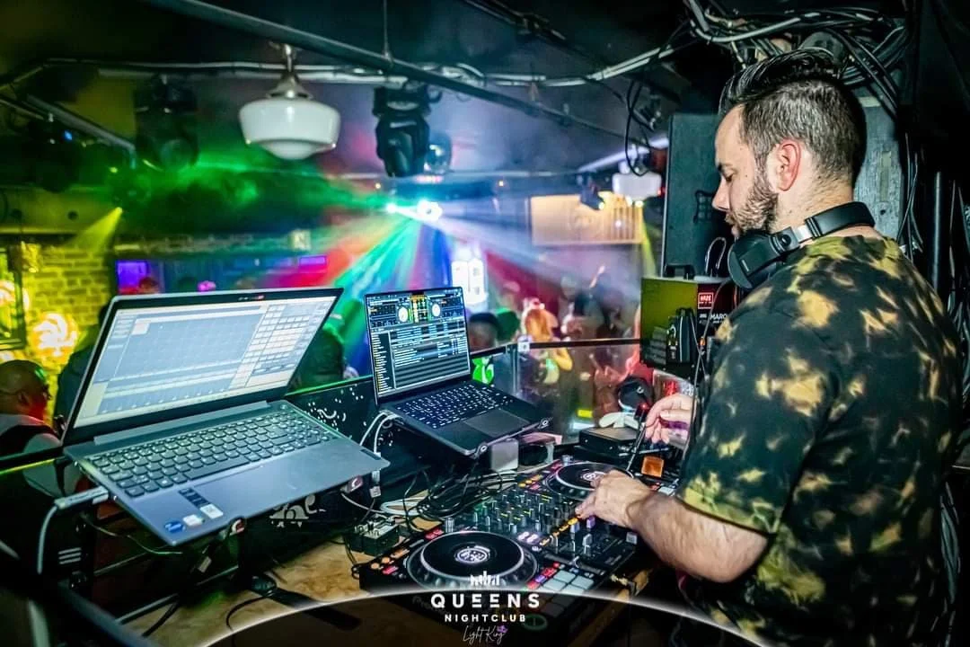 DJ ANDY B