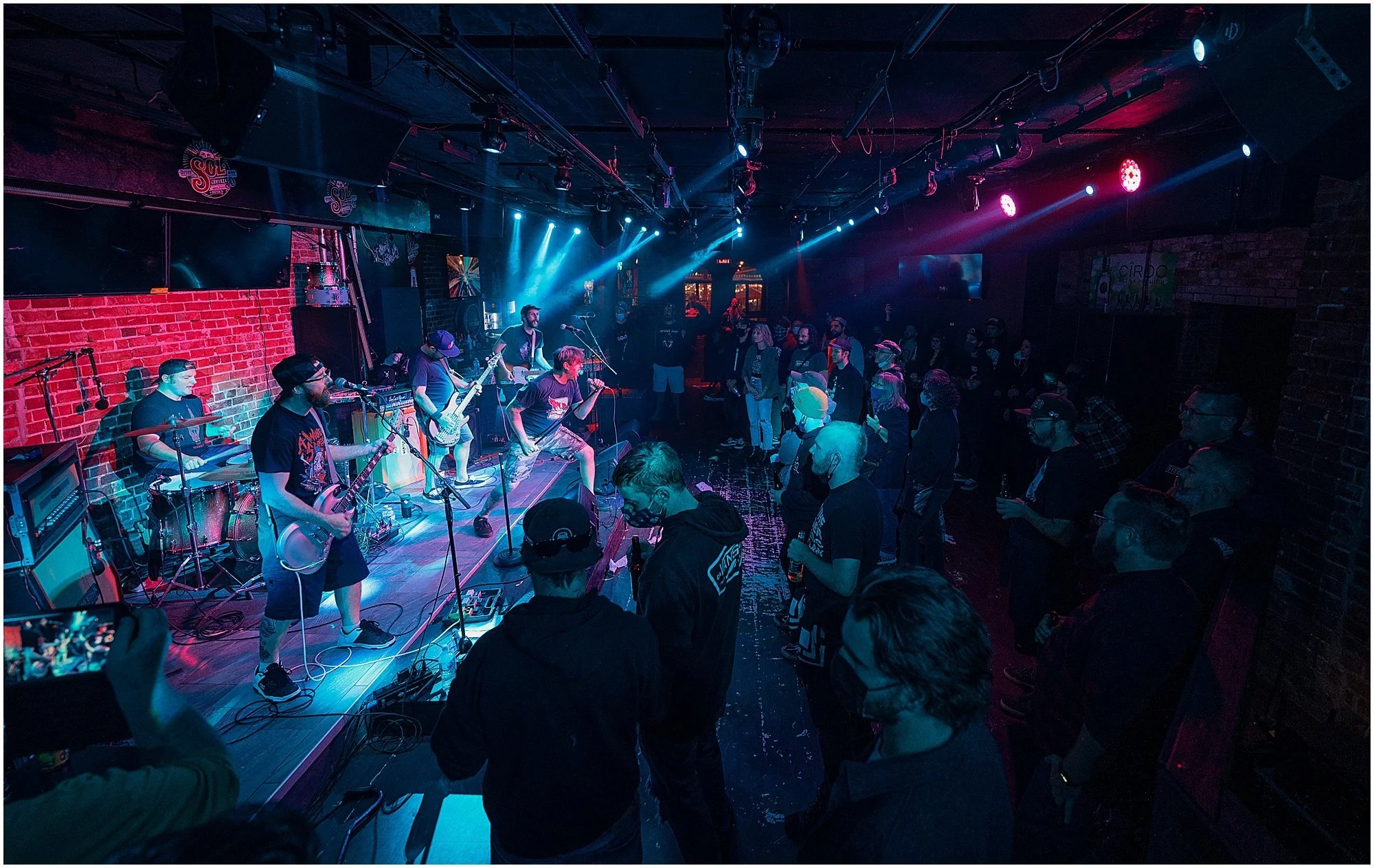 LIVE BANDS — Queens