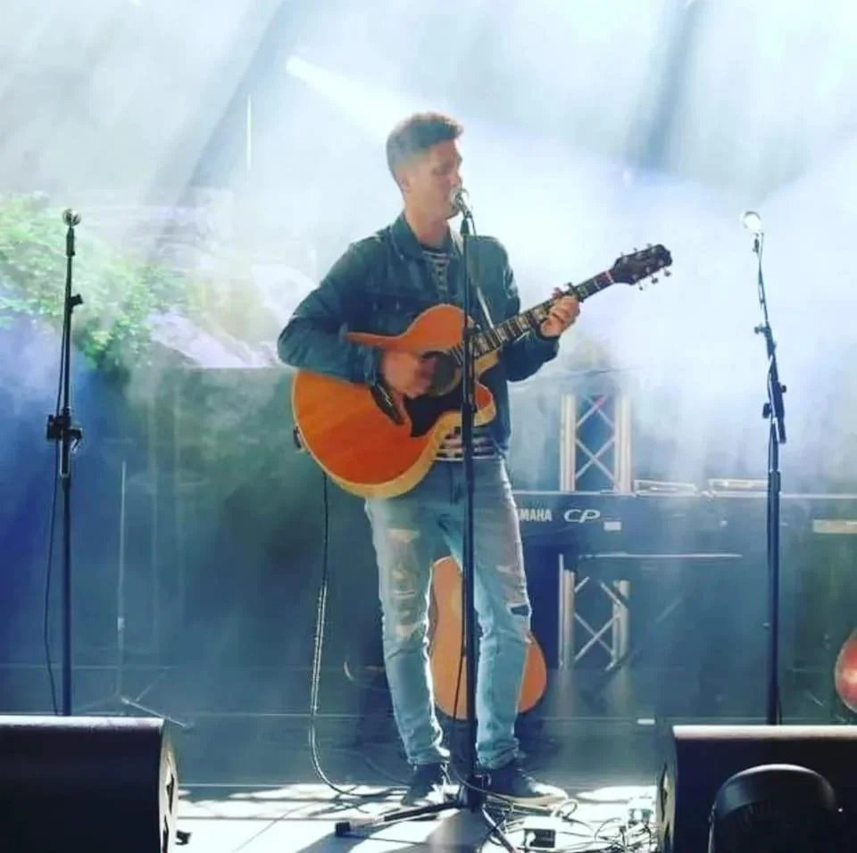 Cam Brown - Patio Session