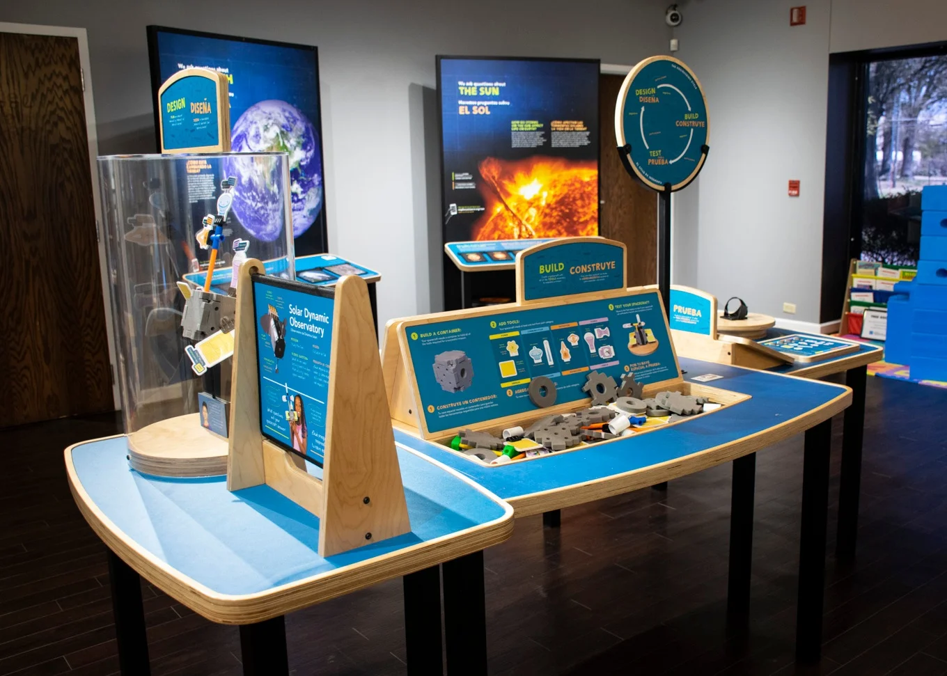 Design, build, and test your own spacecraft model that has key tools needed to complete a NASA mission at the Design>Build>Test station.