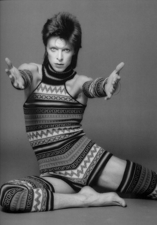 Bowie as Ziggy in 1973 costumed by Kansai Yamamoto and photographed © by Masayoshi Sukita