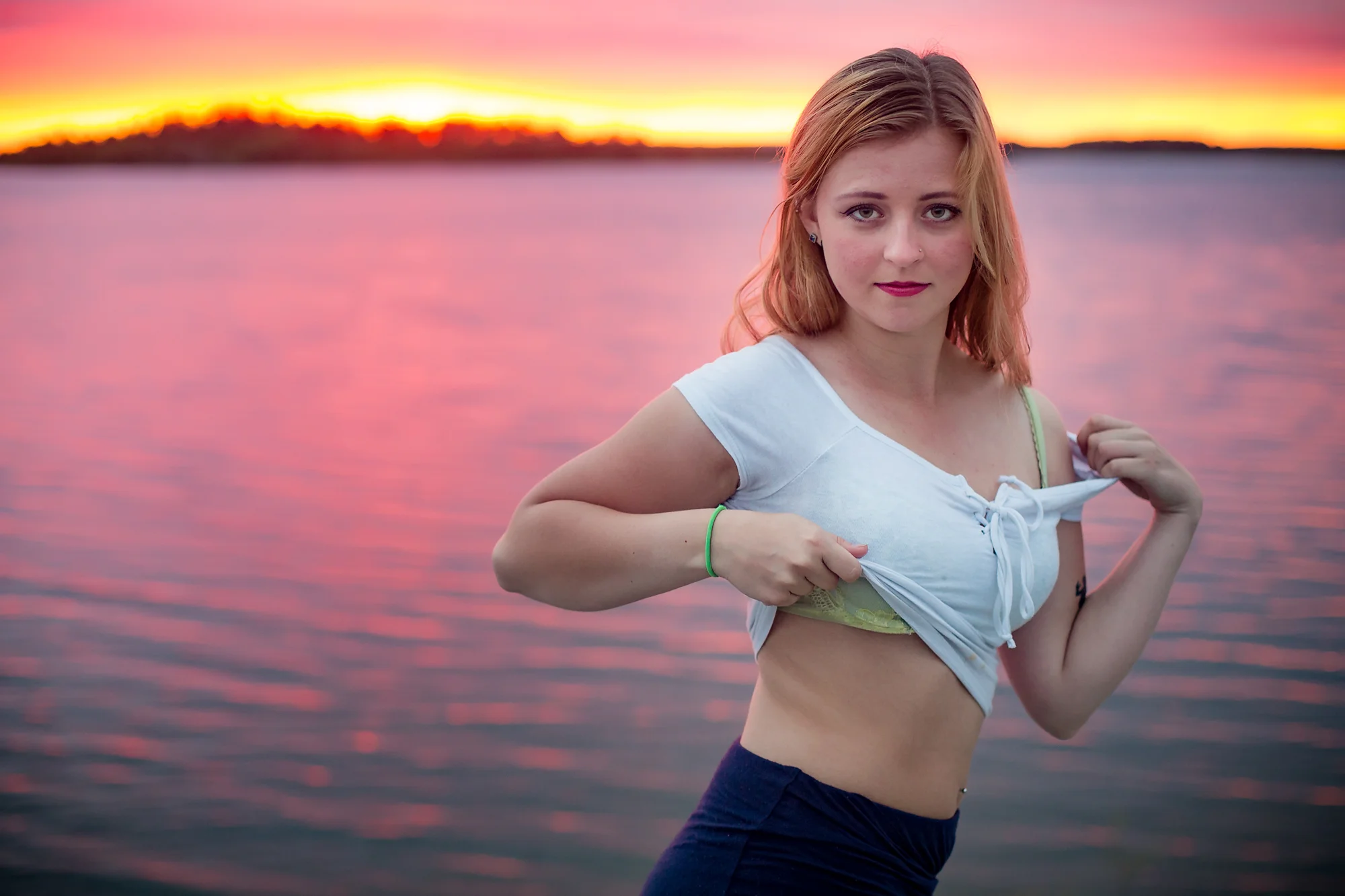 You can see the rest of Callie's set at http://patreon.com/hellapositive !