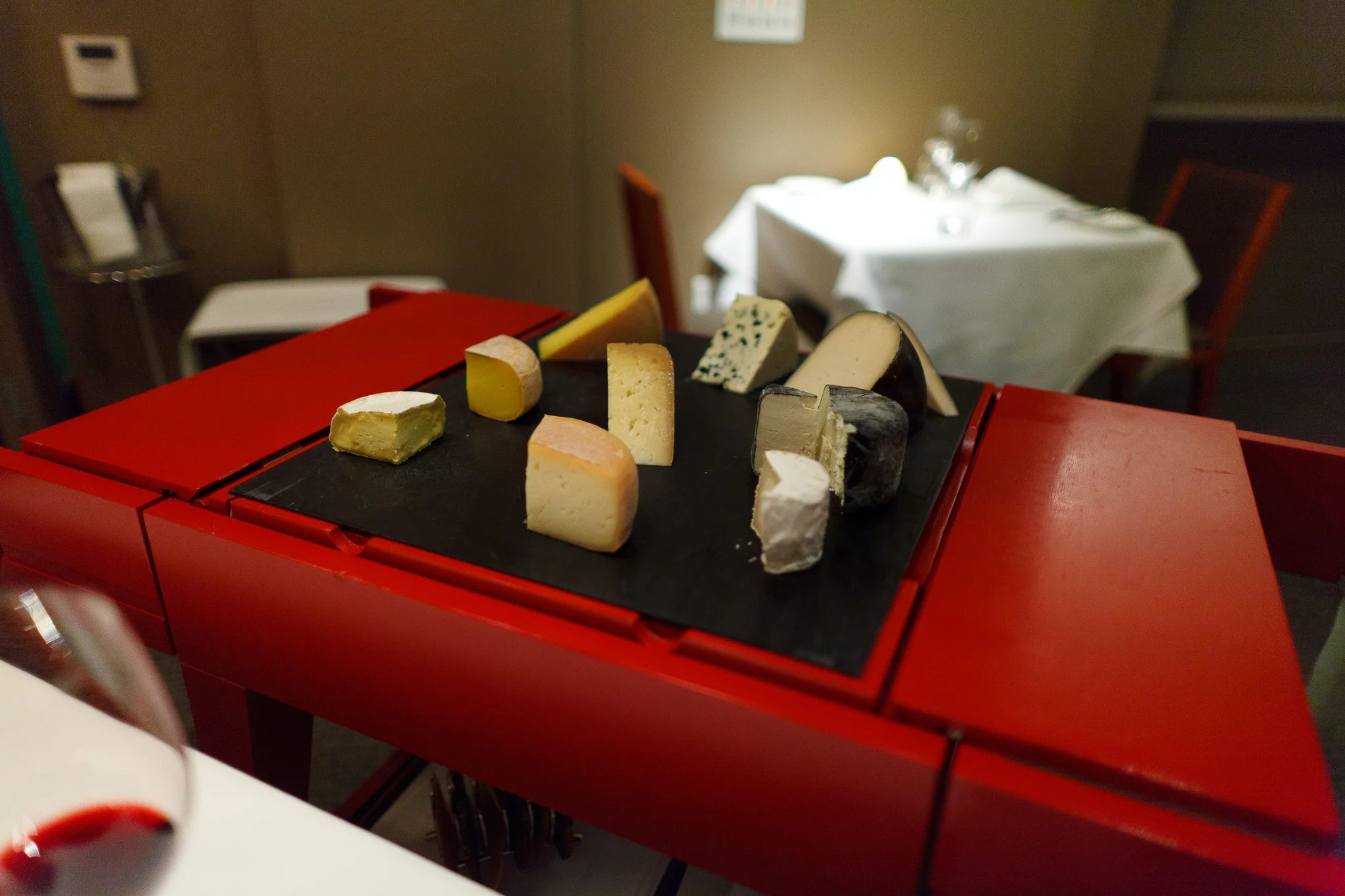 Cheese course - Bent river, blond d'espèce, Pleasant Ridge reserve, Amarello de beta spacious, Garden Variety's Moonflower, Gabriel Coulet Roquefort, Redwood Hill's Bucheret, Chèvriere cendre, Cypress grove Midnight moon