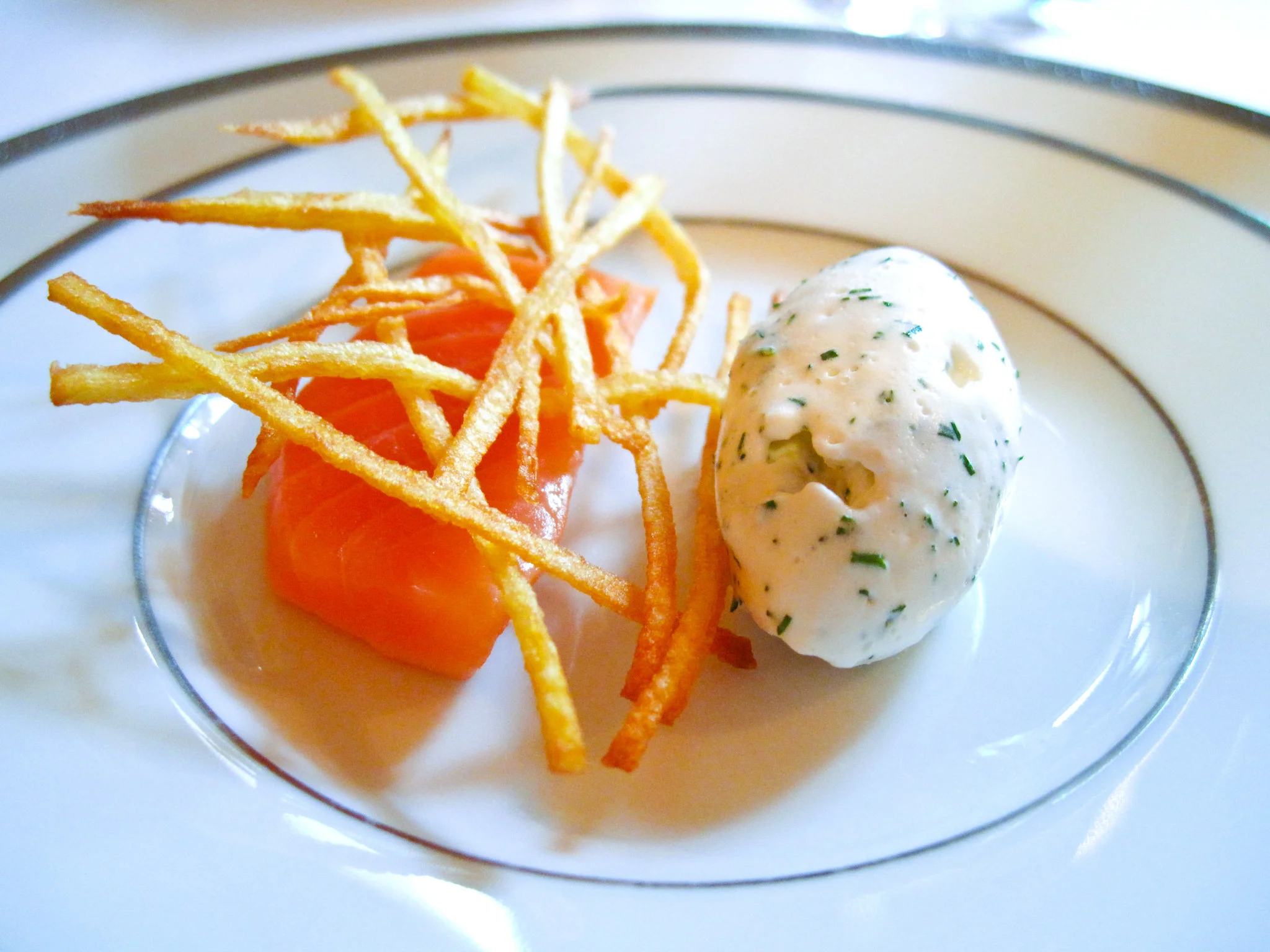 Salmon, dill creme fraiche, potato crisps