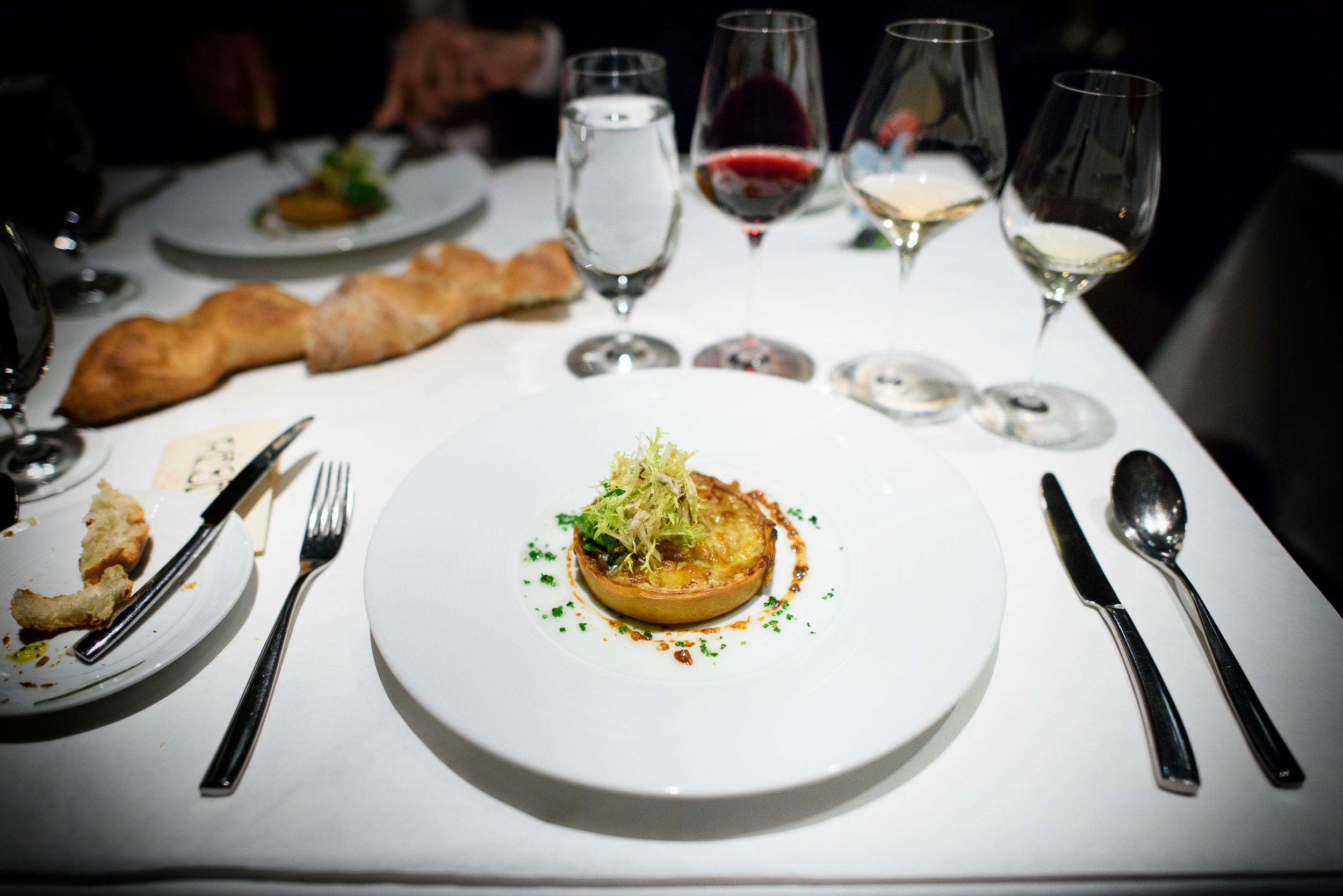 7th Course: Premier Plat, Tarte à l'Oignon Caramélisée avec G