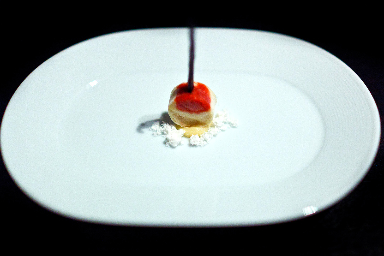 Alinea, Chicago - Pound cake, strawberry, lemon, vanilla bean