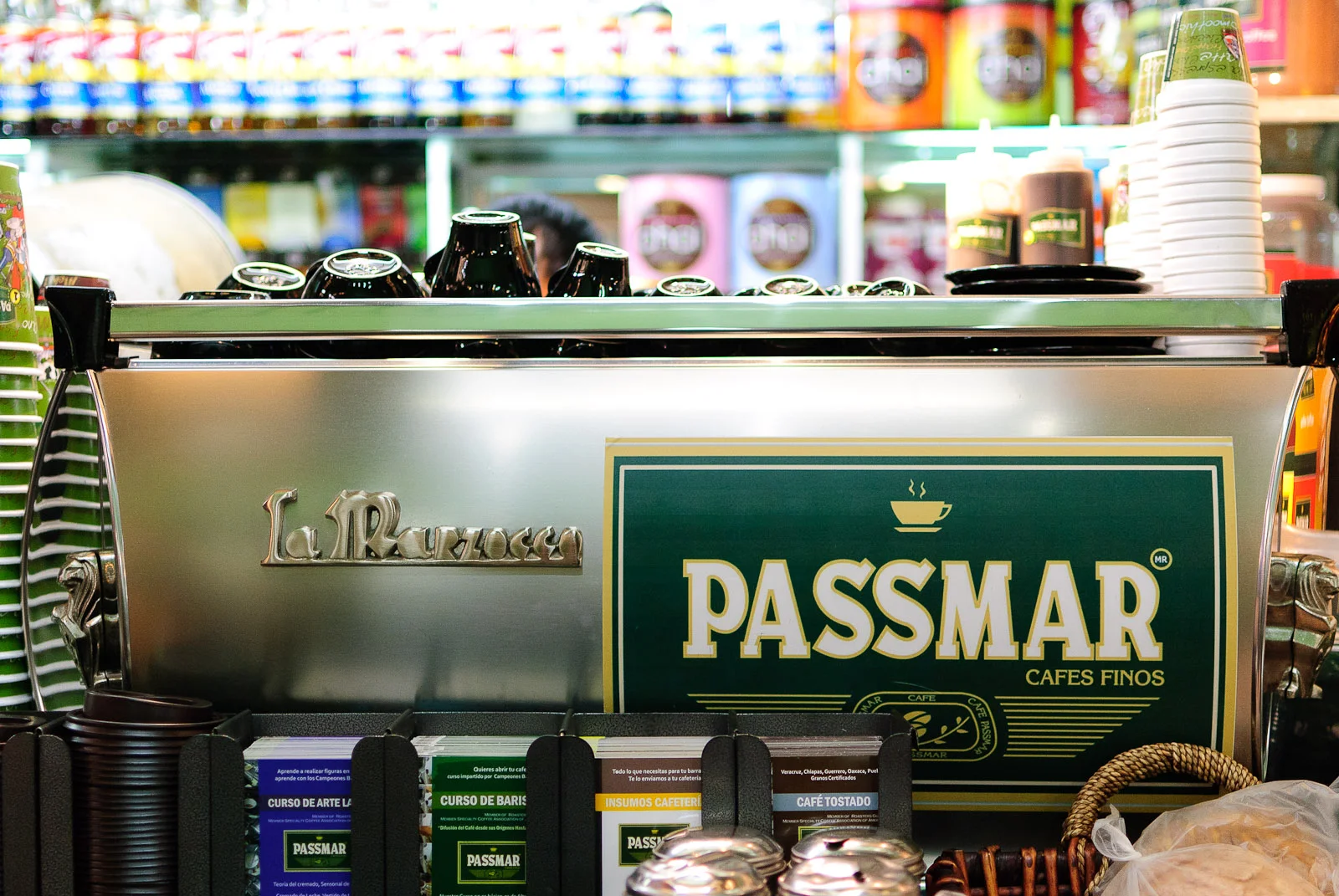Cafe Passmar - La Marzocco in action