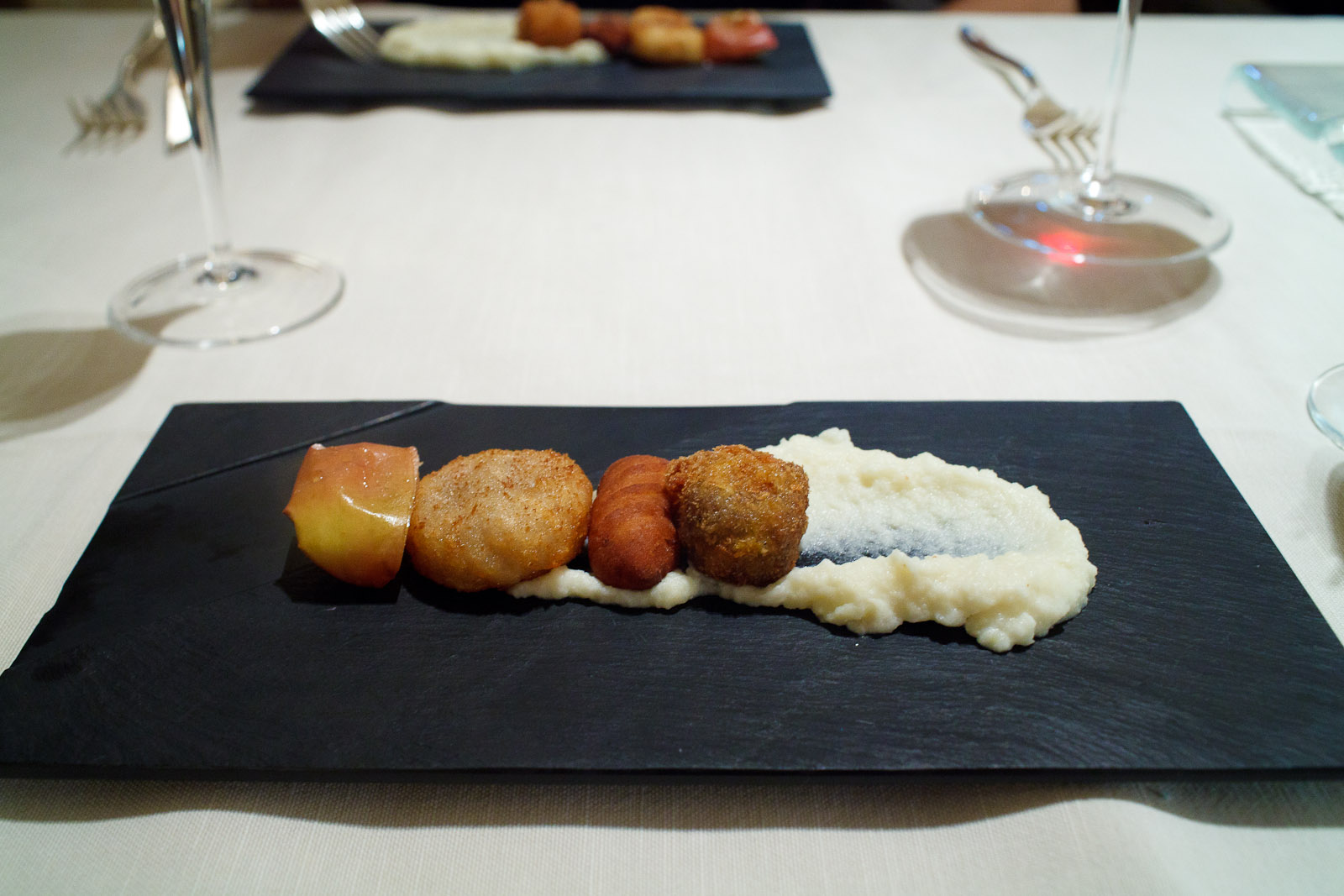 La Veduta, Osaka, Japan - I fritti misti d'inverno con purea di sedano lapa e mela