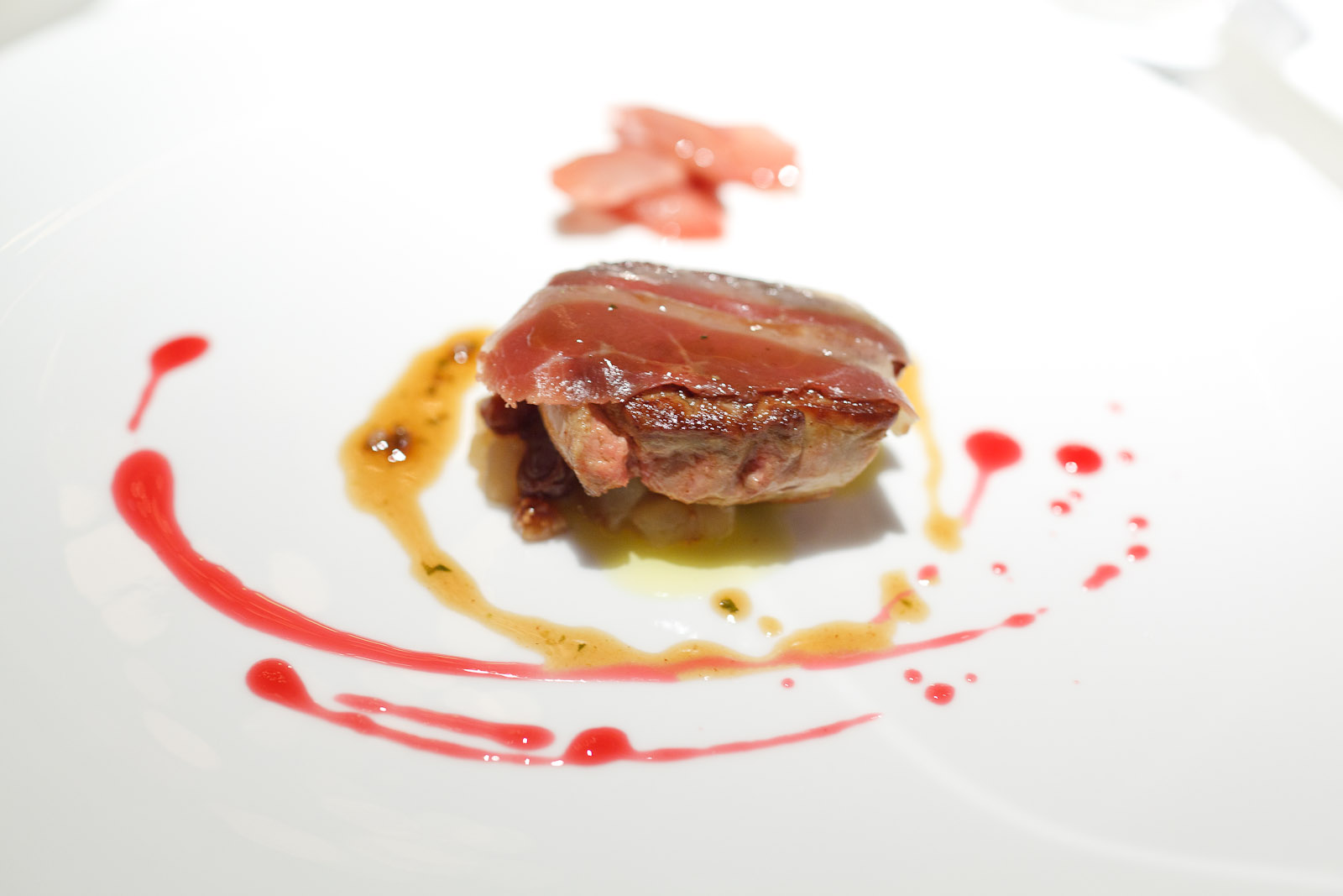 Pierre Gagnaire, Tokyo - Foie gras pan-fried with green pepper, pear-raisins-celeriac marmalade, western burdock with