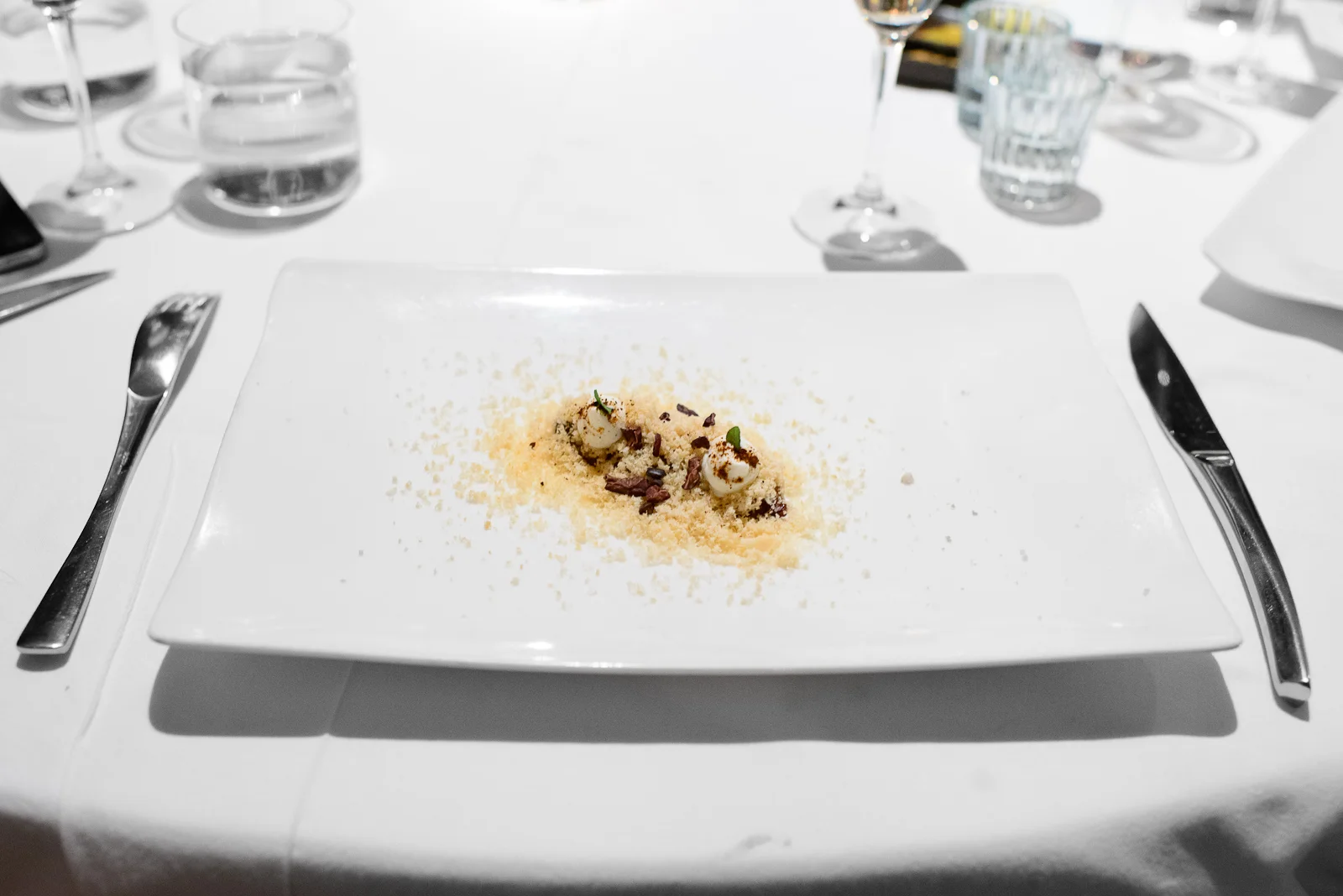 5th Course: 30-day aged banana, macademia nut