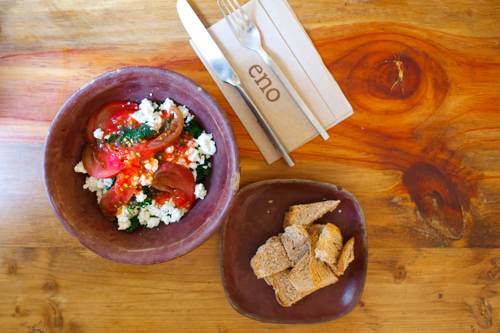 Ensalada de quintonil, queso de cabra, aguacate, y tomate (Quintonil salad with goat cheese, avocado, and tomato) (145 MXP)