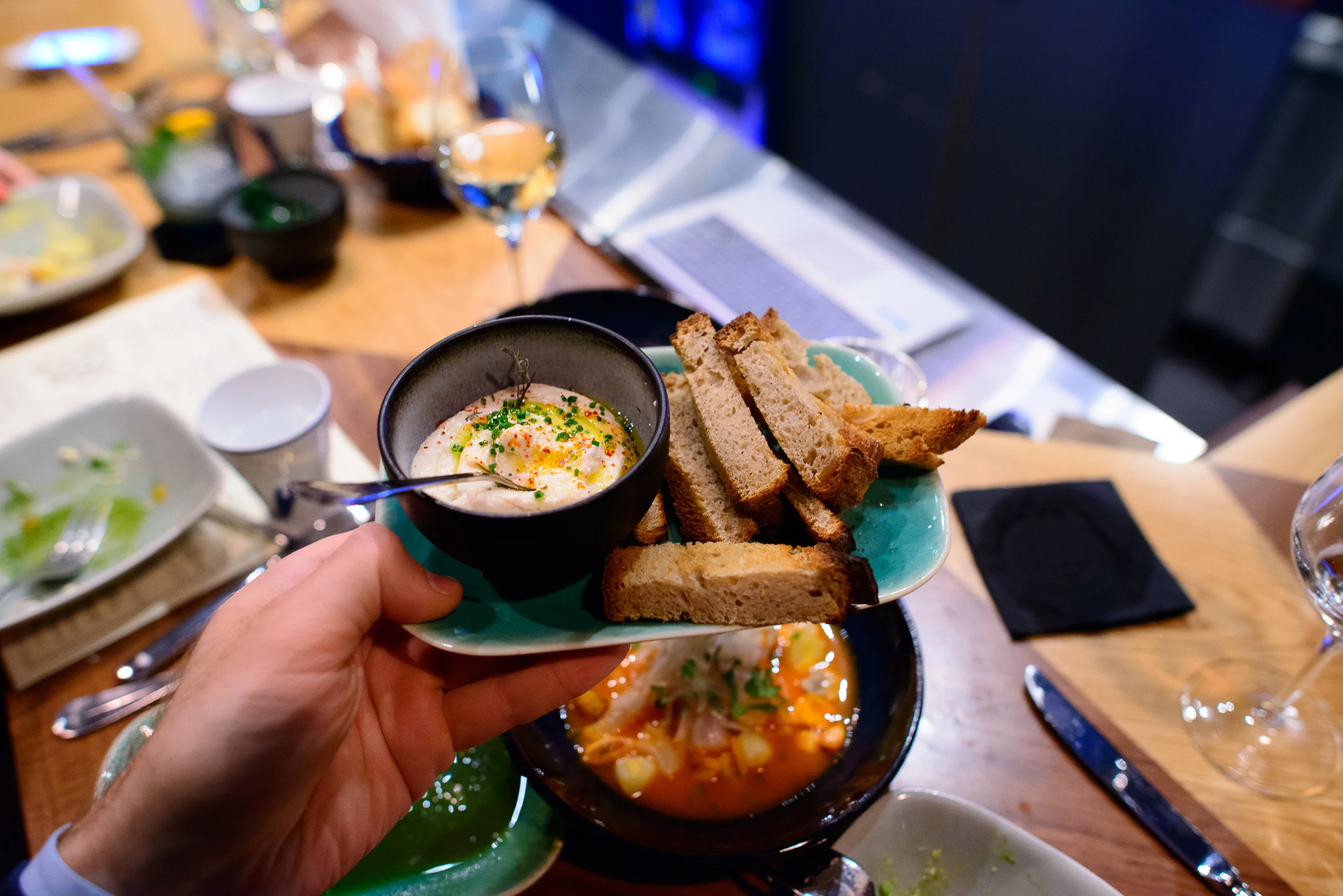 Véritable tarma et pain grillé