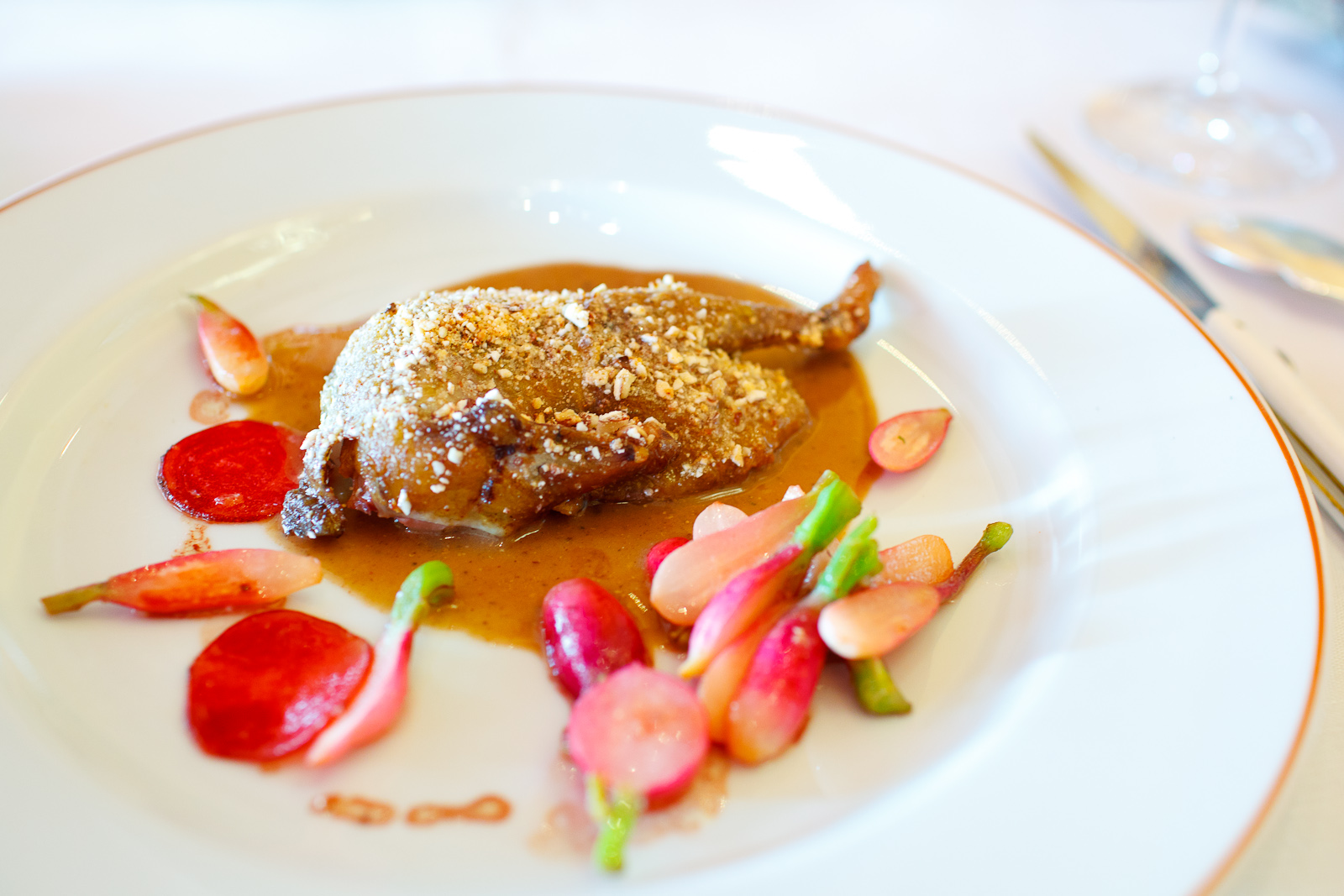 Pigeon roasted with almonds and honey-flavored mead