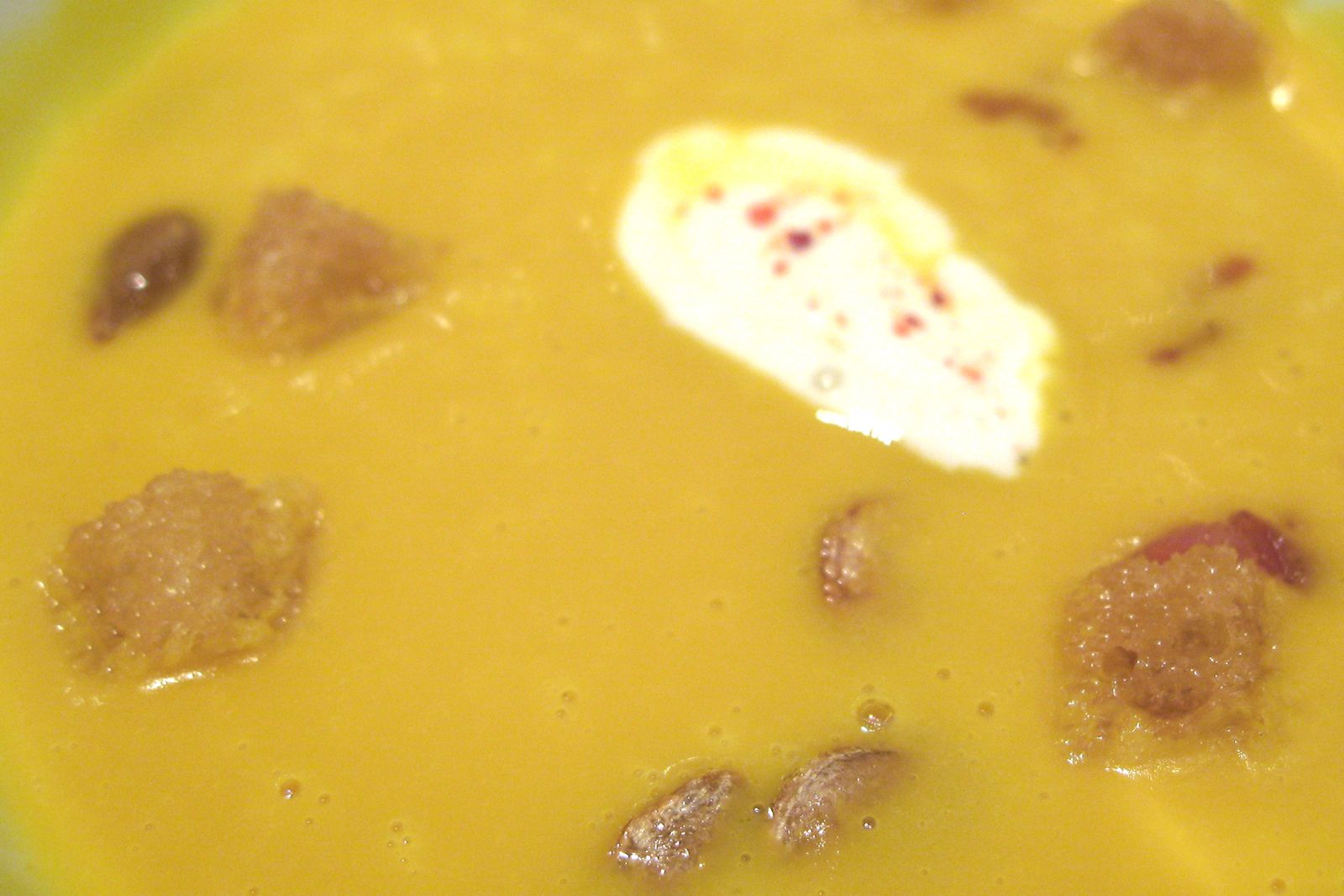 Le Potiron en velouté, au lard fumé et croûtons dorés
