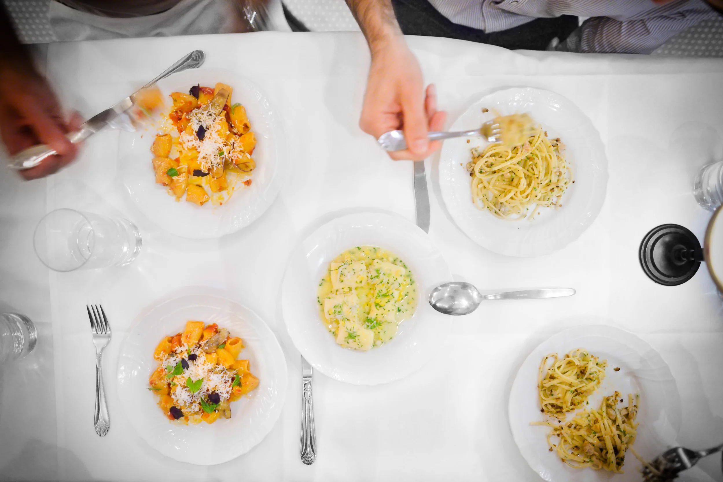 9th, 10th, and 11th Courses: Linguine with clams, burnt pizza do