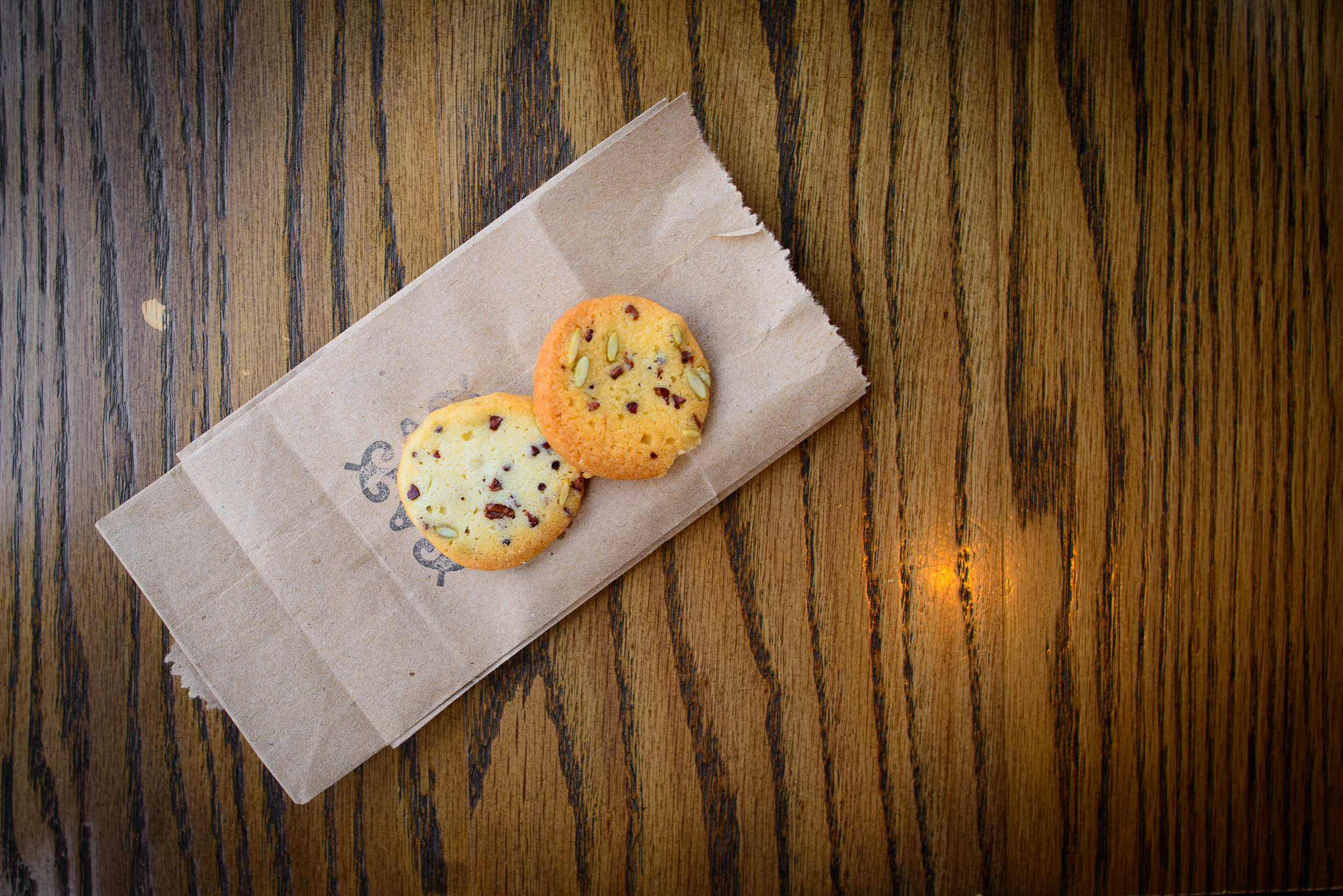 Pistachio-sunflower cookies