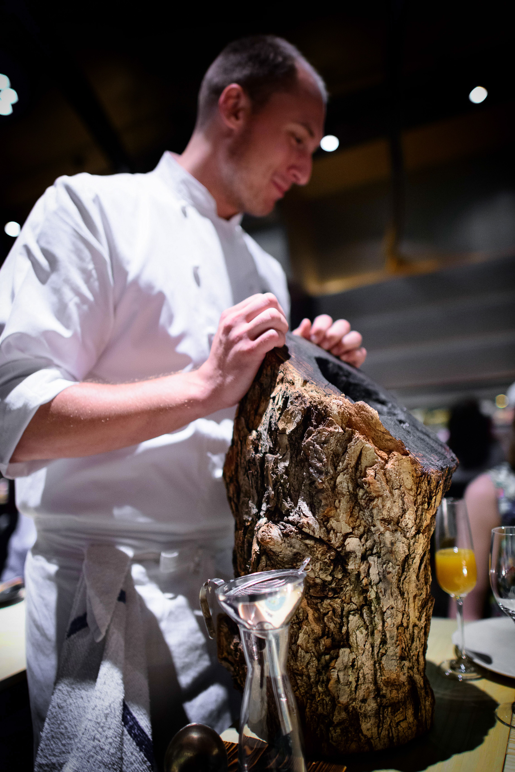 Presentation of wood-aged vinegar, by Dave Beran