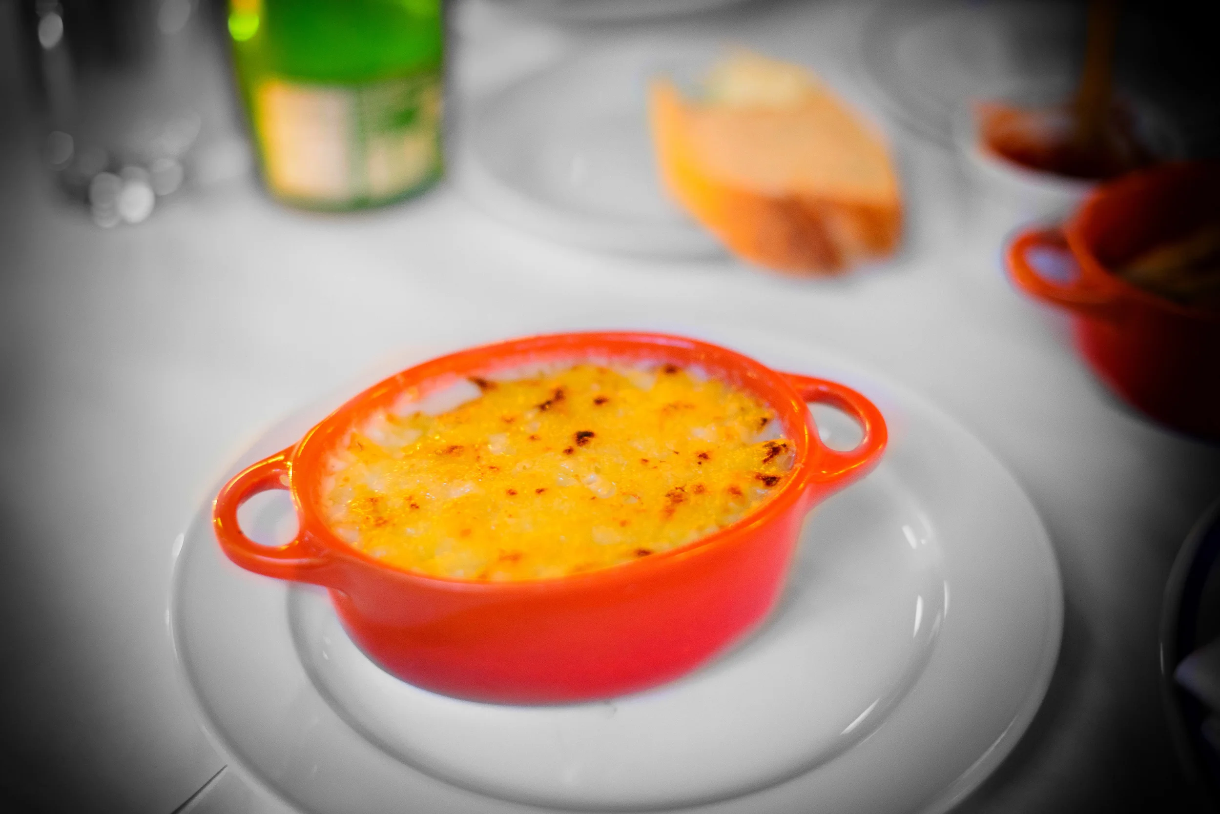 Macaroni et fromage - elbows, Emmenthal, Parmesan ($7)