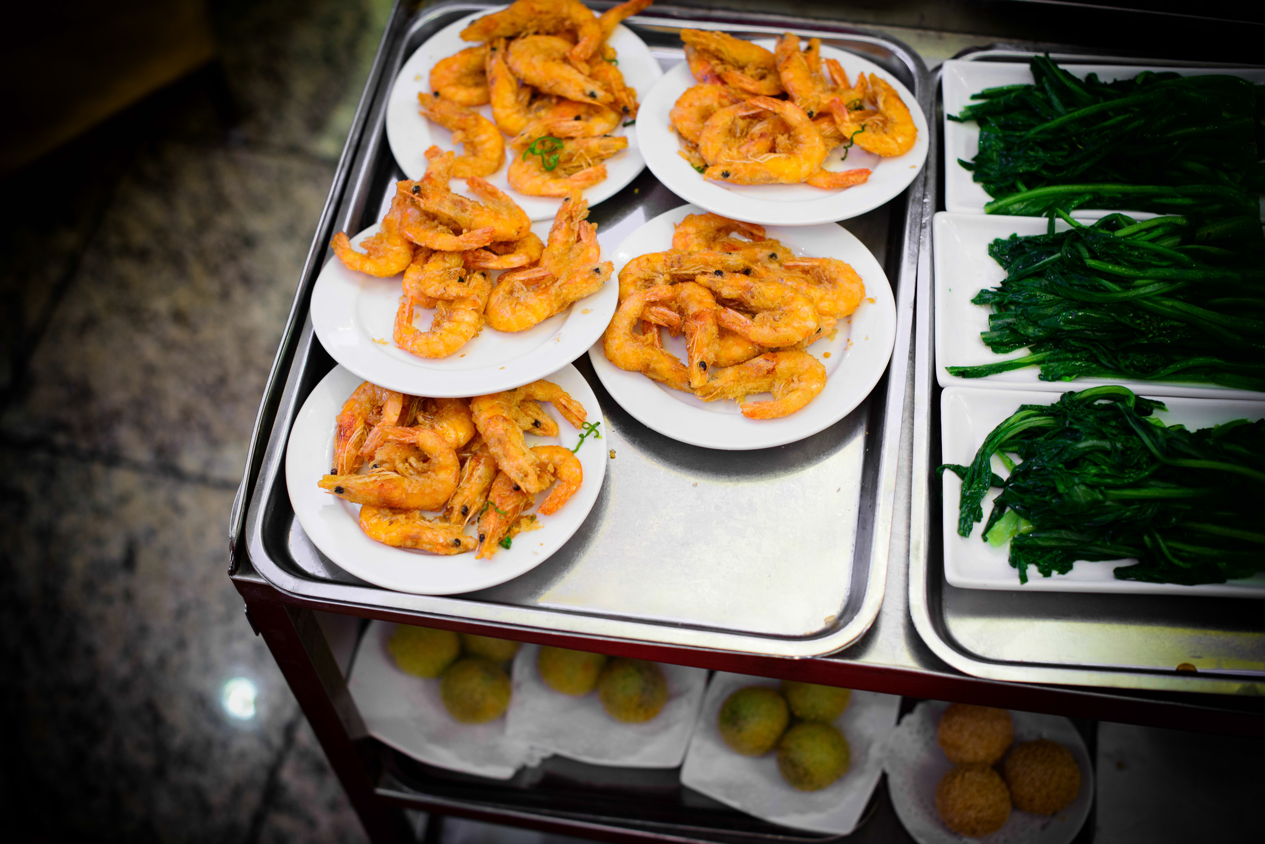 Deep-fried shrimp, Chinese broccoli, pork buns