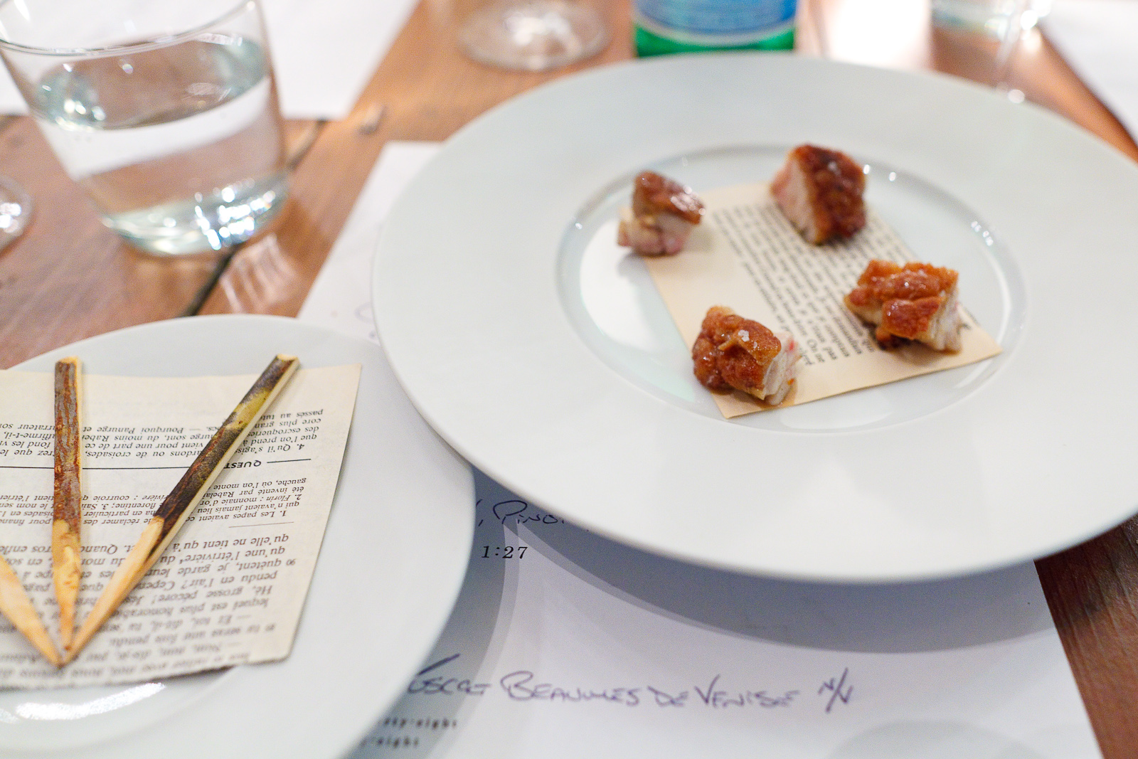 Extra course: Crispy heartbreads dusted with sugar.