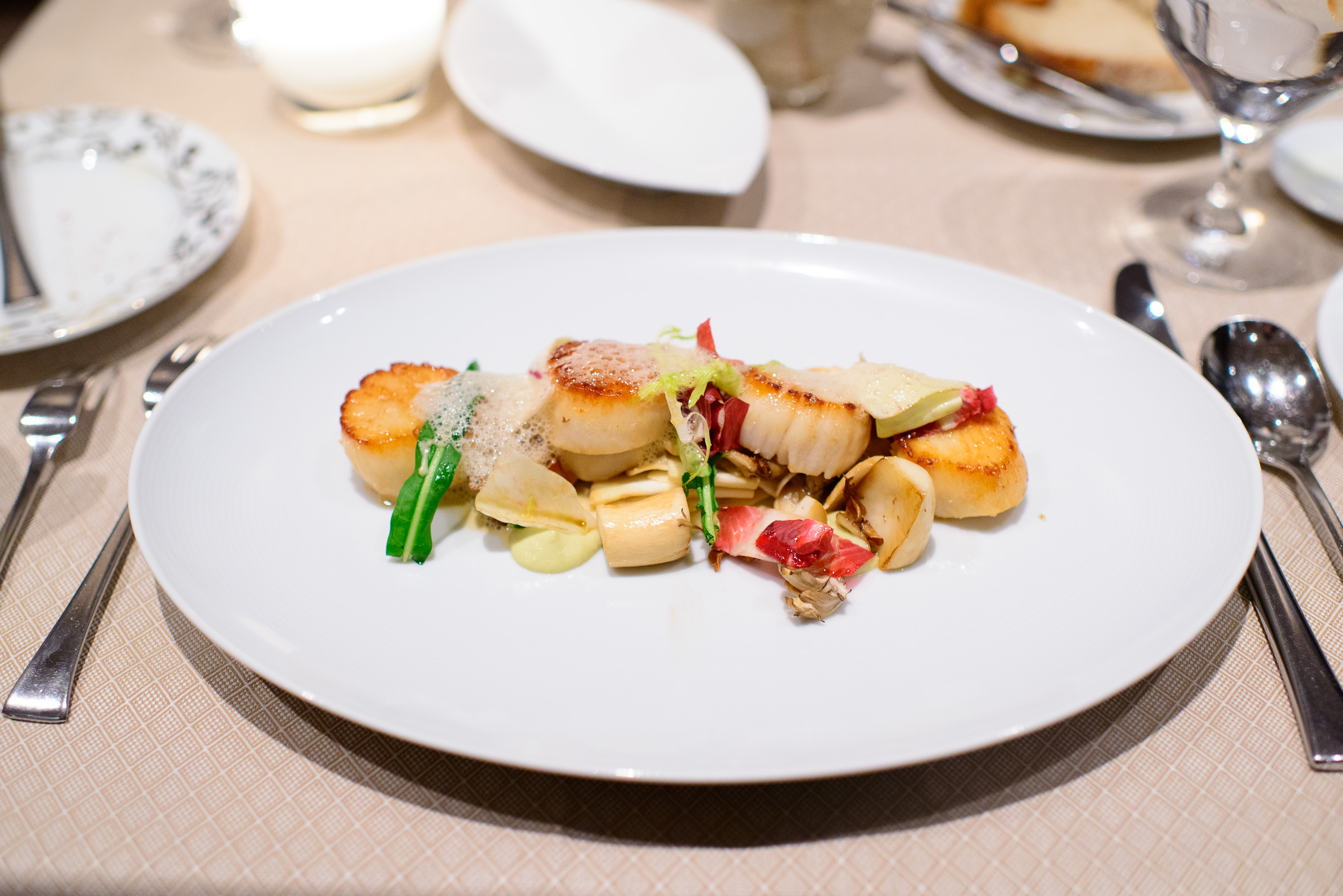 Capesante - pan seared sea scallops, hedgehogs, hen of the woods