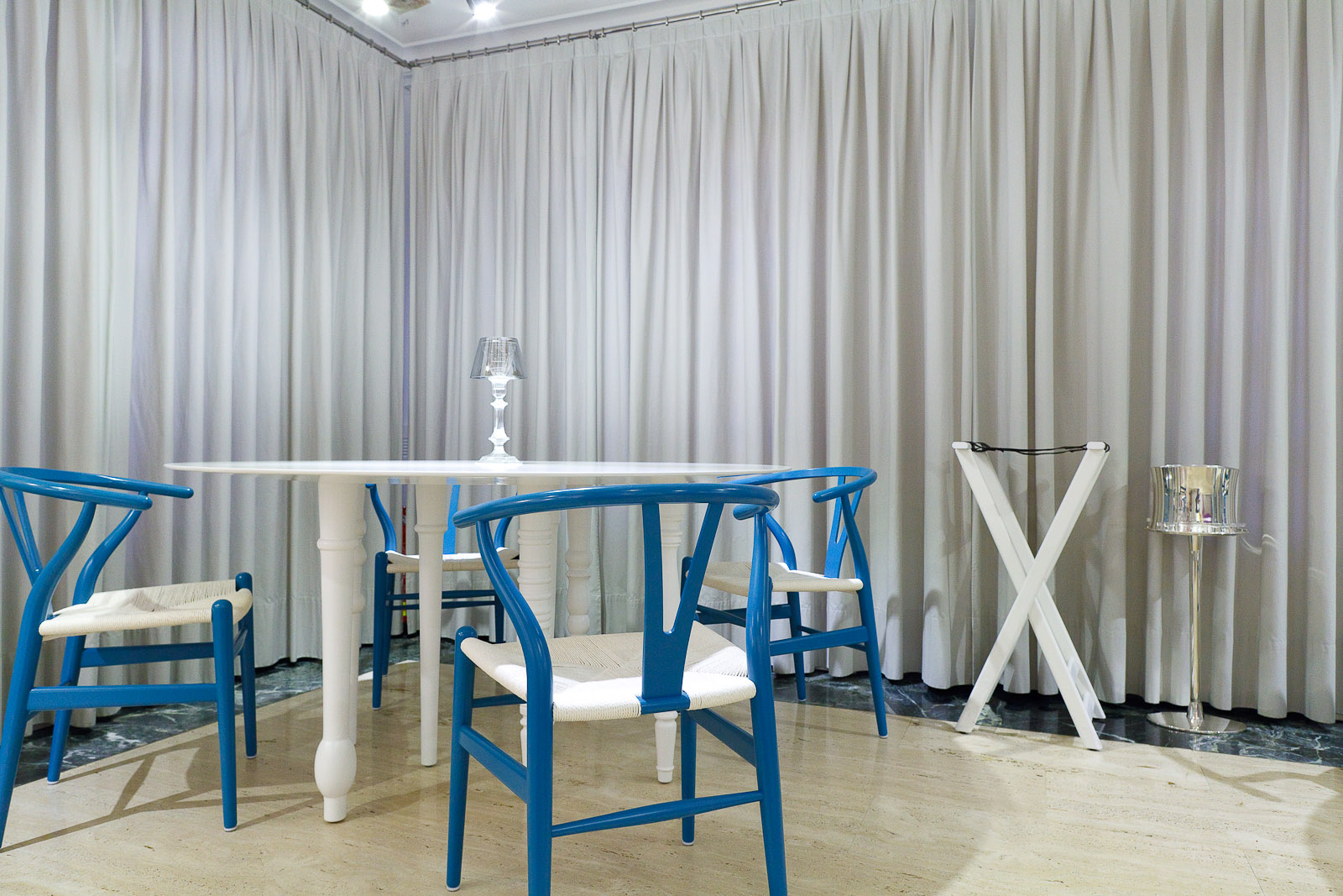 The minimalist dining room