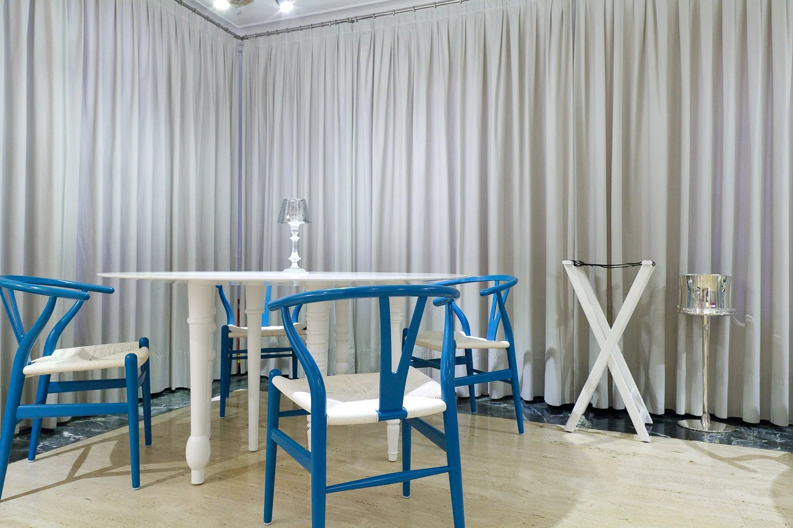 The minimalist dining room