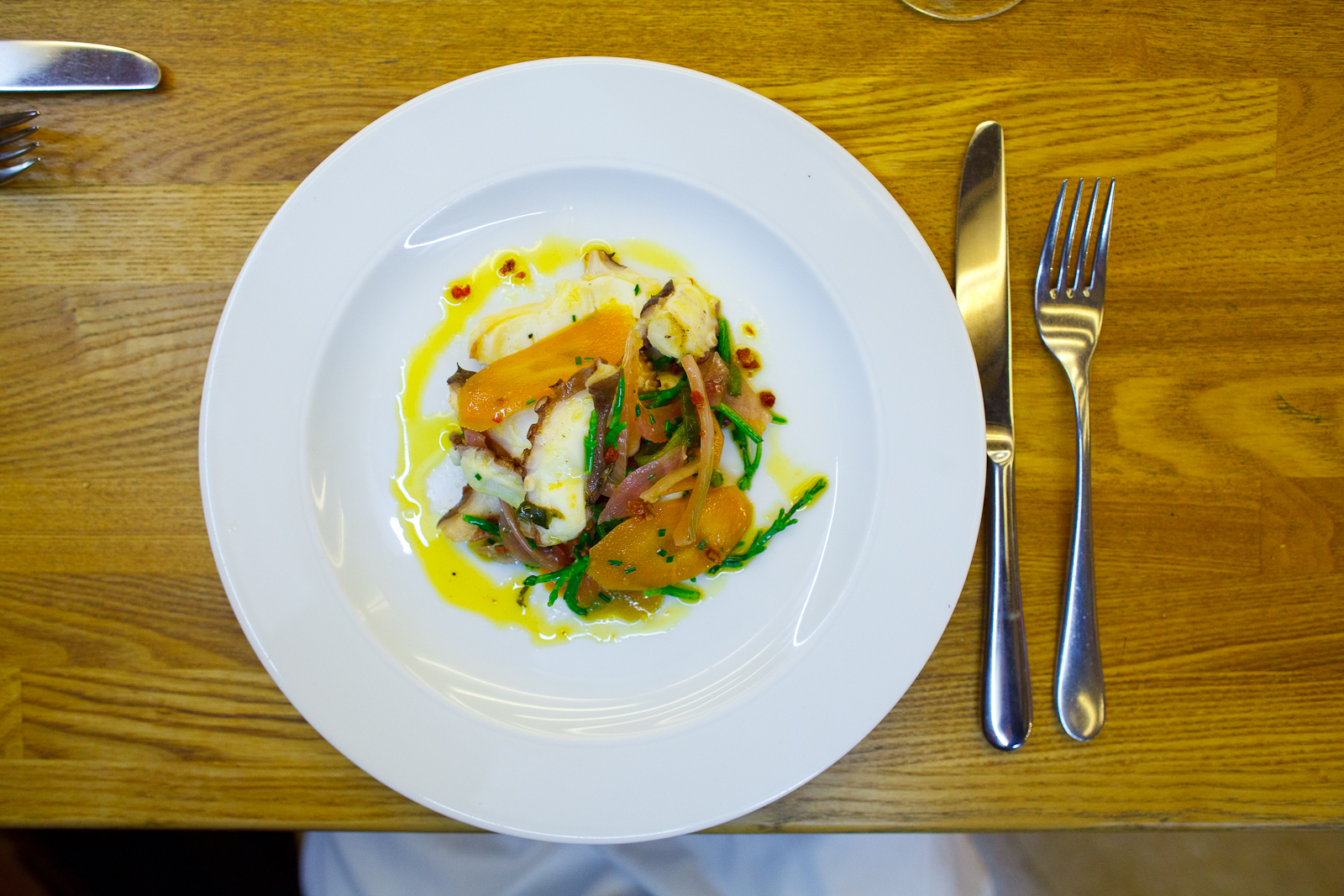 Pulpo a la parilla, vegetales en escabeche, salicornia y rajas (grilled octopus, vegetables in escabeche, salicornia, and poblanos) (132 MXP)