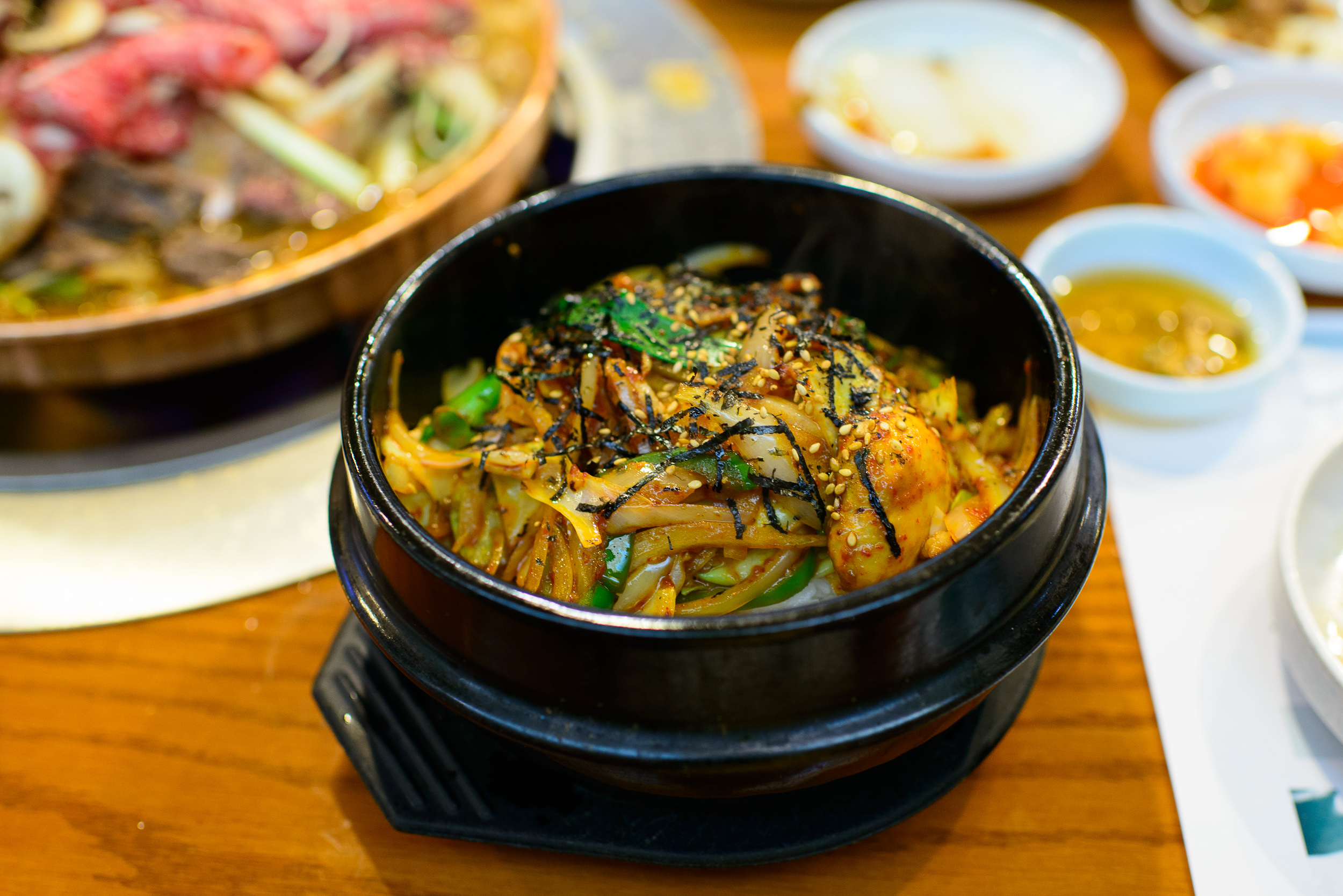 Jeyuk dupbap - pan-fried pork and vegetables with hot and spicy