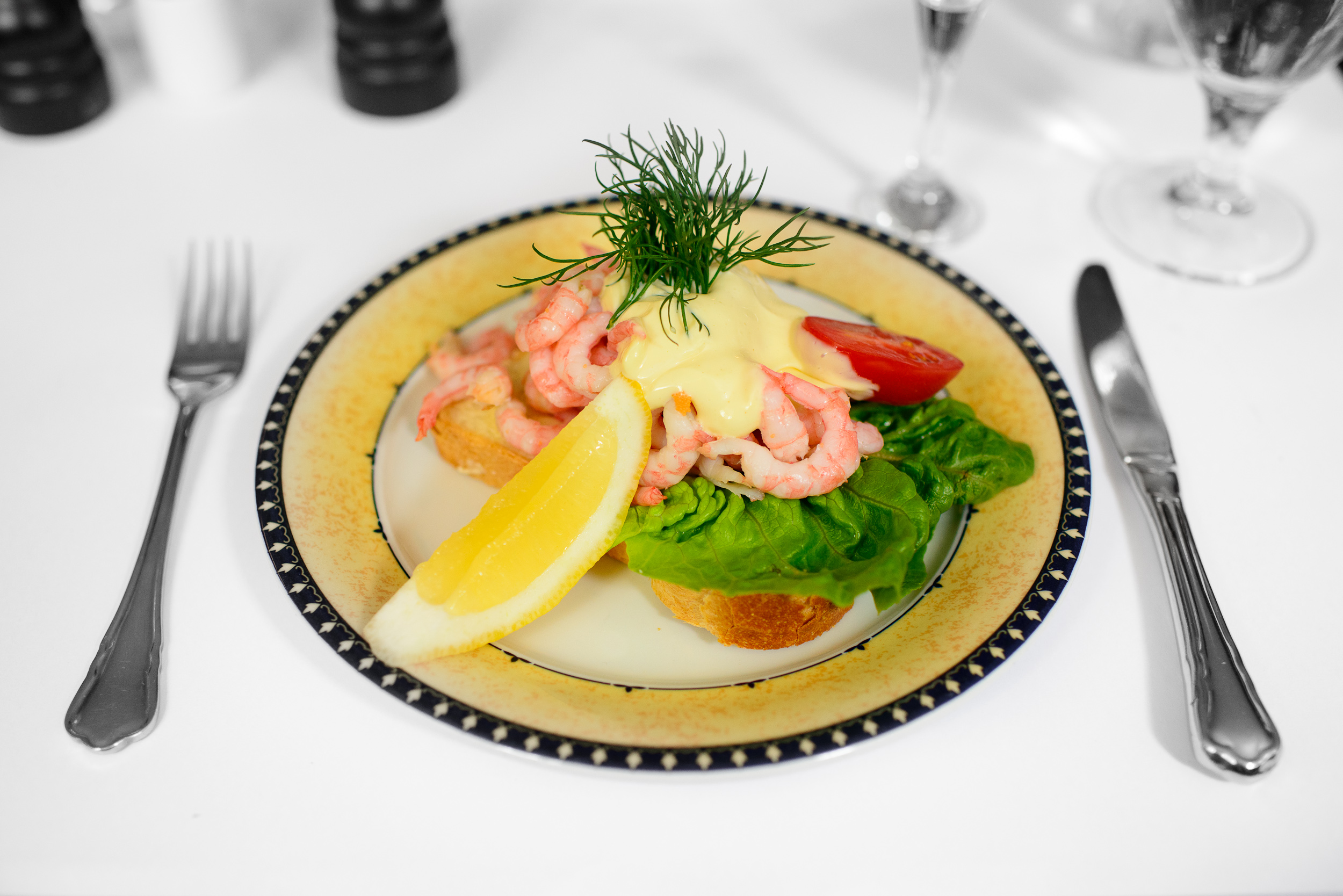 Hand-shelled shrimps from Greenland, mayonnaise and lemon