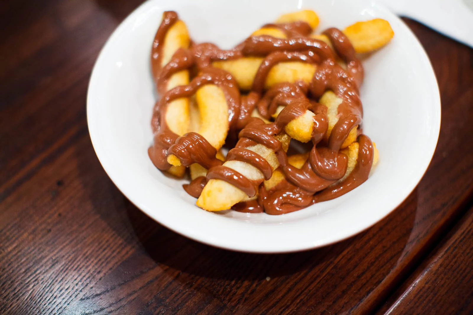 Angioletti Alla Nutella - Fried pizza dough drizzled with warm n