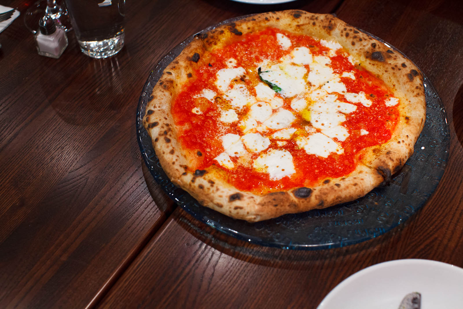 Pizza margherita S.T.G. - tomato sauce, homemade mozzarella, pec