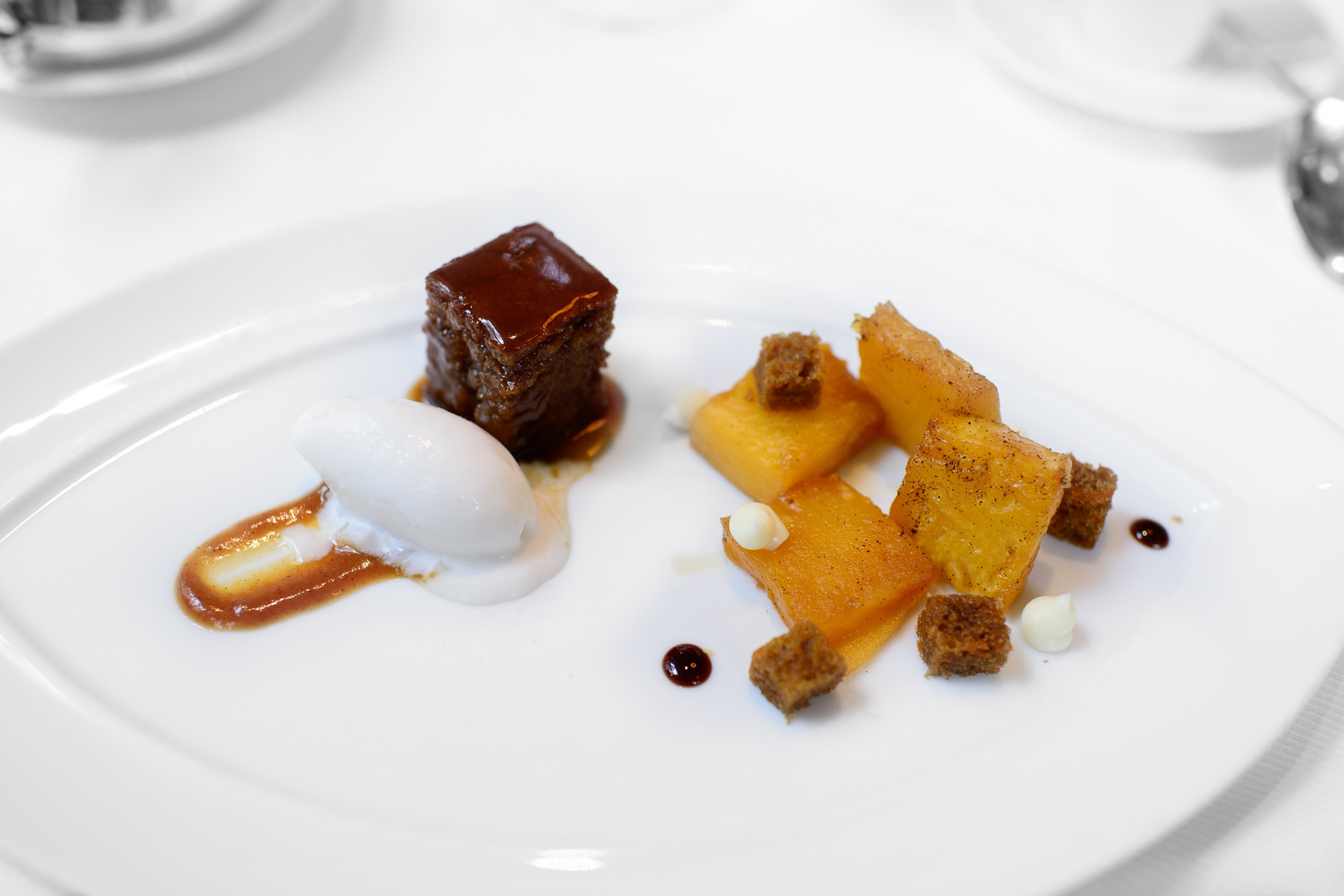 Caramel - caramelized pineapple, carrot cake and molasses, stick