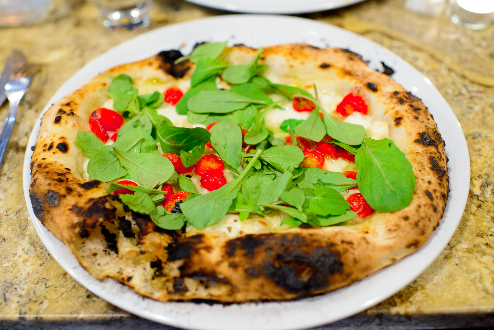 Pizza Filetti - Fresh cherry tomatoes, buffalo mozzarella, extra