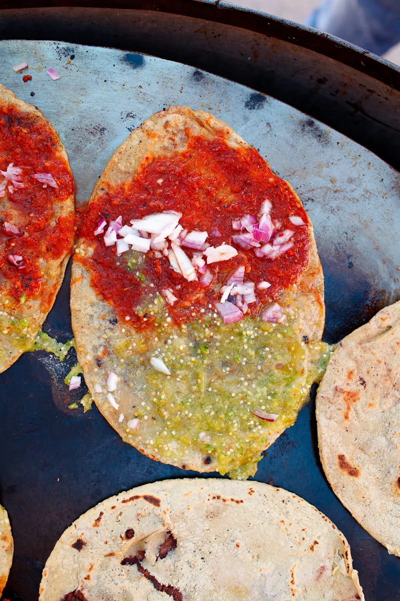 Making a tlacoyo de bandera