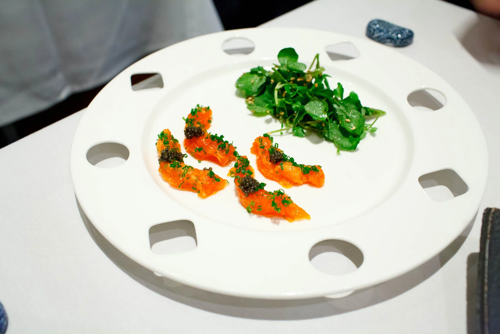 Cyu toro tartare - Chopped fatty tuna with avocado coulis, garni