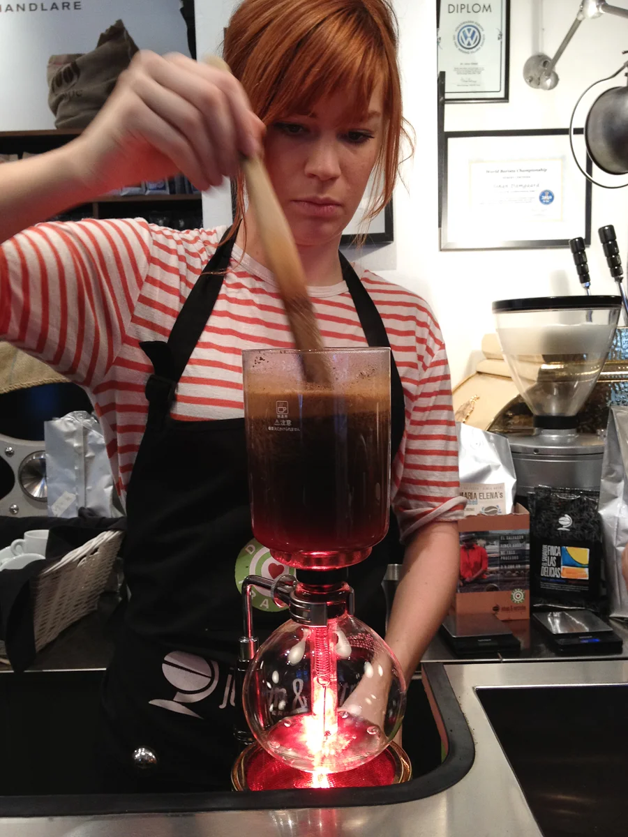 Barista Amanda Hägglund on the Siphon