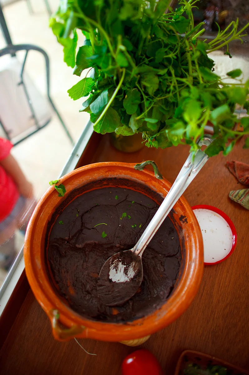 Black beans and pápalo