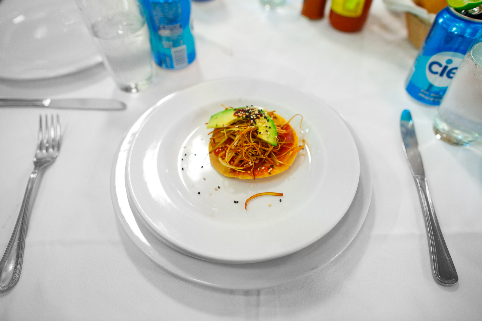 Tostadita de atún (tuna tostada)