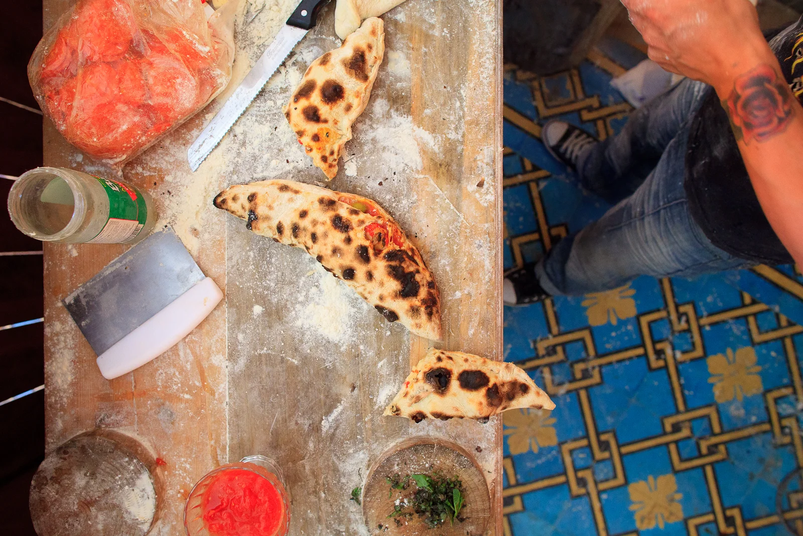 Calzone margherita with ricotta, mozzarella, mushroom, and olive (55 MXP)