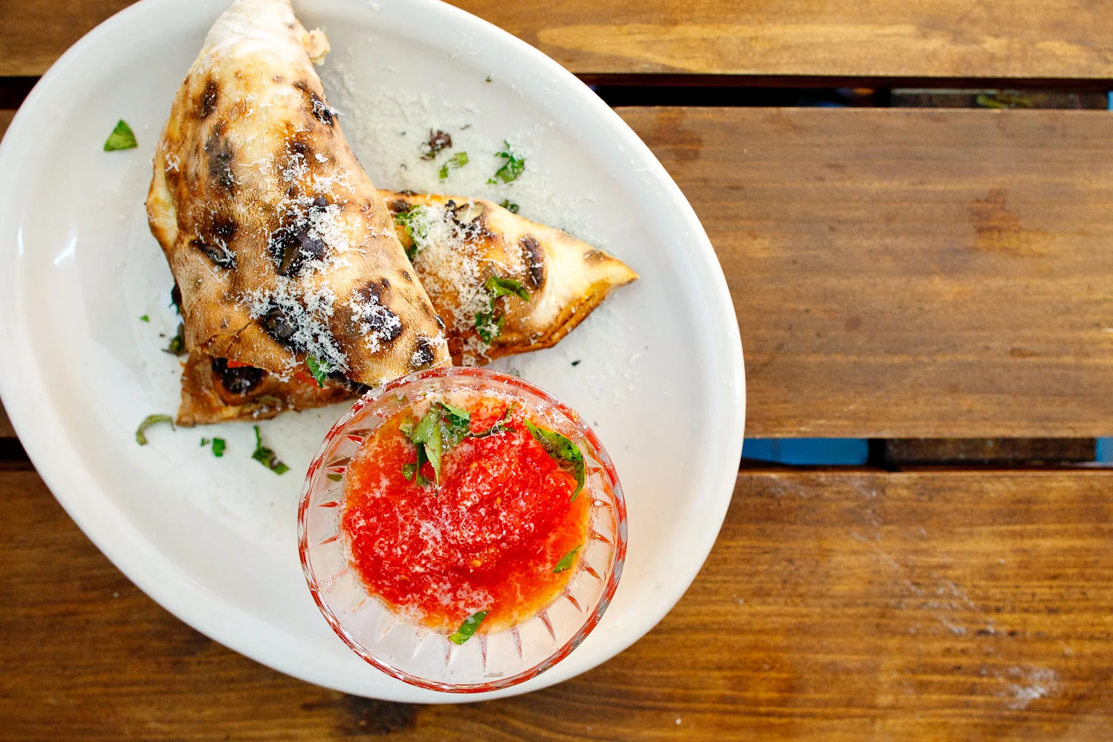 Calzone margherita with mozzarella and salumi (70 MXP)
