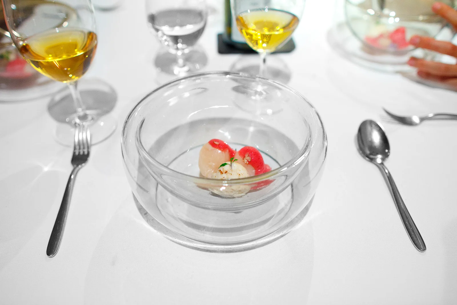 8th Course: Lichi y melocotón (lychee and peach)